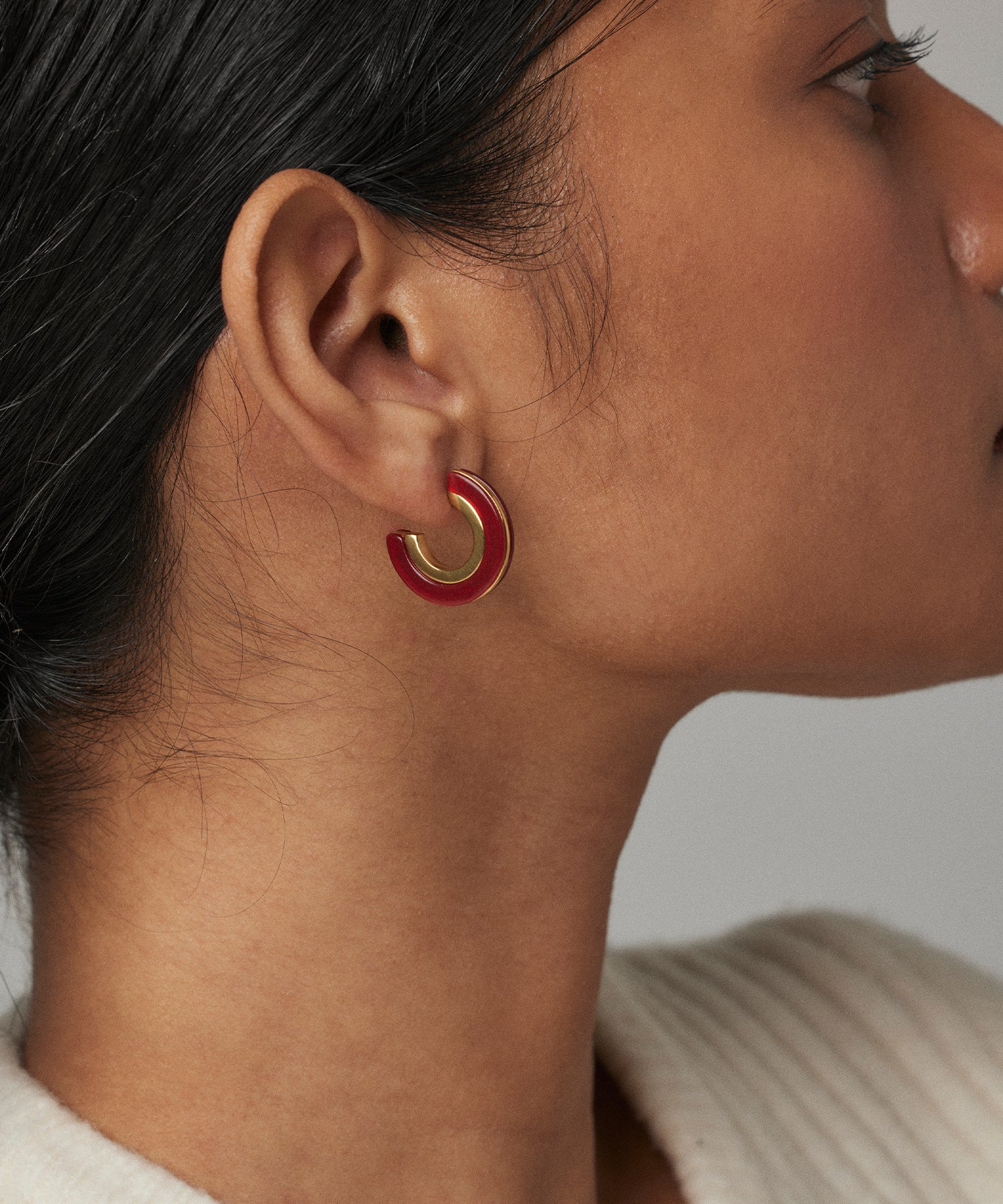 レッド カラーラインピアス 金属アレルギー対応 サージカルステンレス
