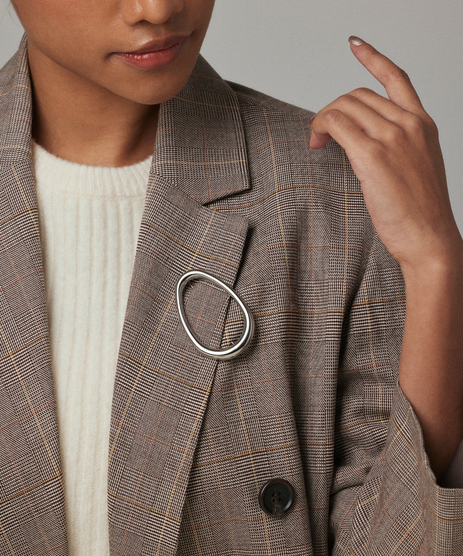 シルバー ラウンドブローチ 金属アレルギー対応 サージカルステンレス