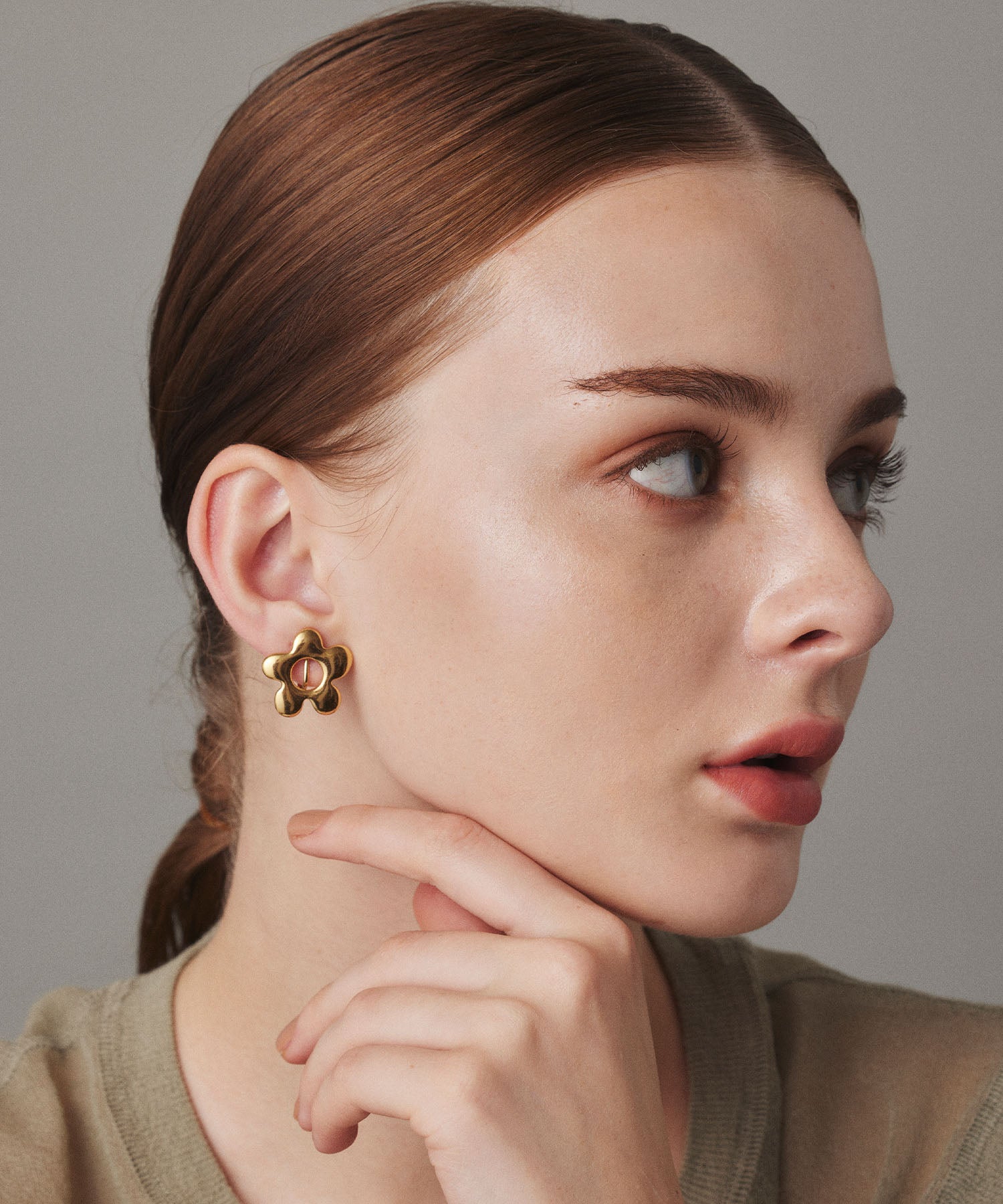 ゴールド デイジーイヤリング 金属アレルギー対応 サージカルステンレス