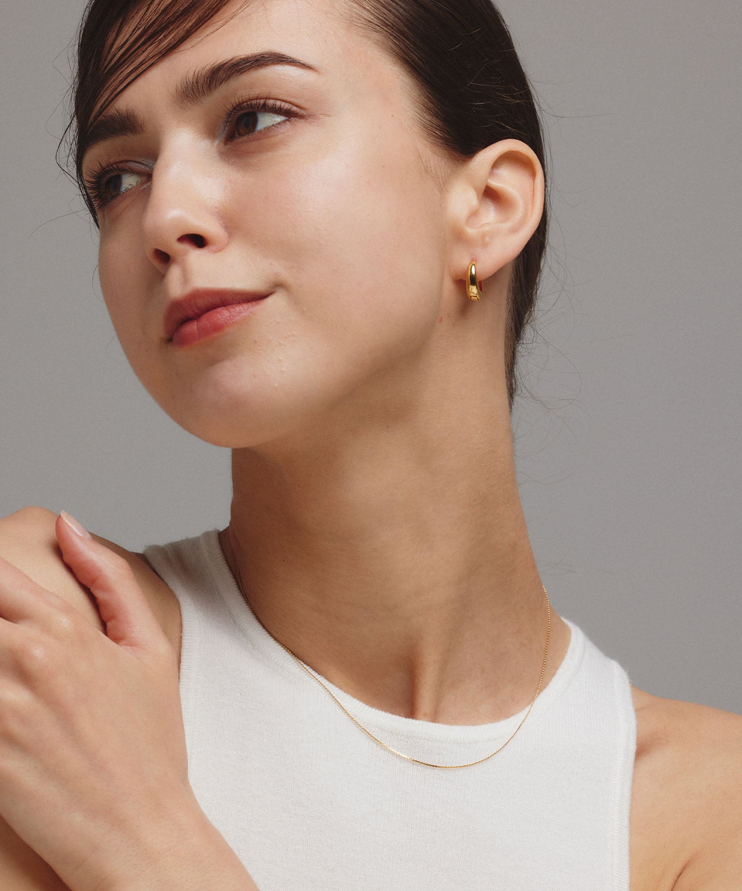 ドロップフープピアス ゴールド ピアス サージカルステンレス レディース メンズ ユニセックス ジェンダーレス 着用画像 付けっぱなし 金属アレルギー 高見え 高級感