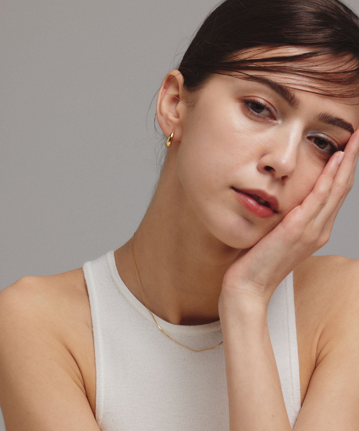 ドロップフープピアス ゴールド ピアス サージカルステンレス レディース メンズ ユニセックス ジェンダーレス 着用画像 付けっぱなし 金属アレルギー 高見え 高級感