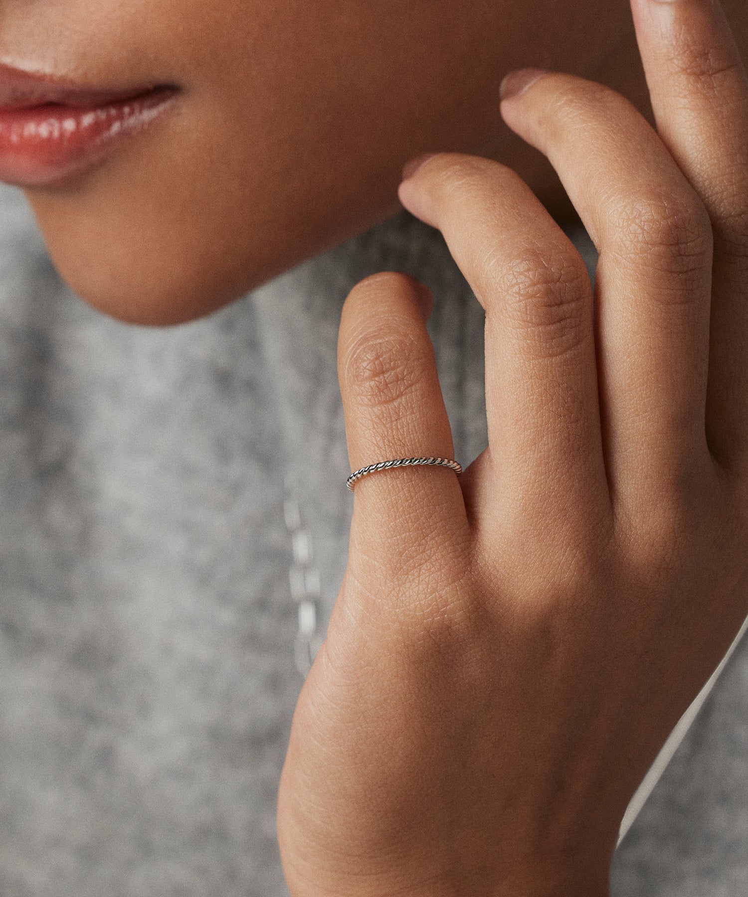 シルバー ツイストピンキーリング 金属アレルギー対応 サージカルステンレス