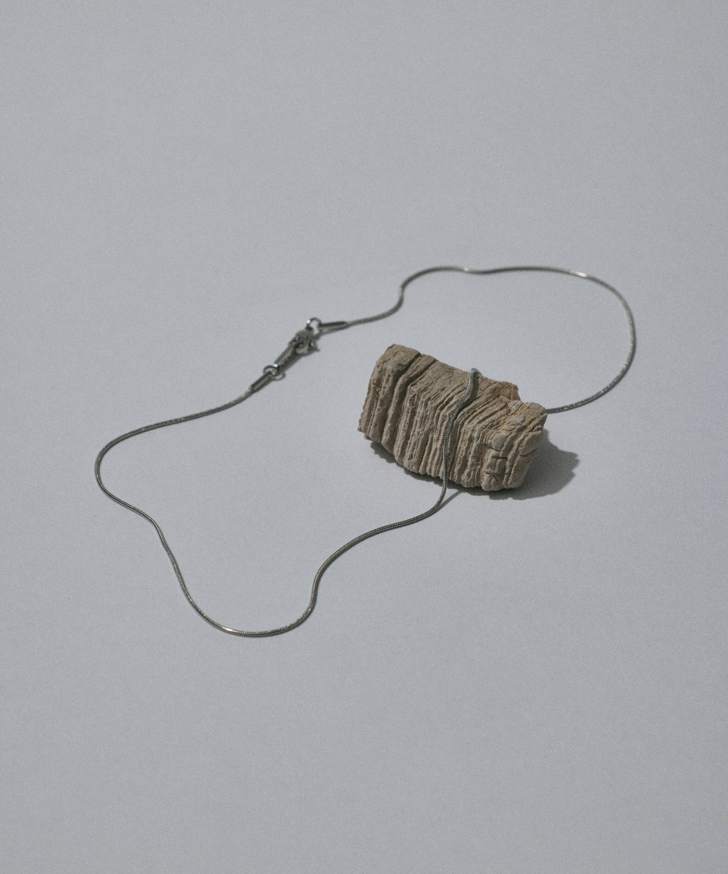 シルバー 1mmスネークチェーンネックレス/39cm 金属アレルギー対応 サージカルステンレス