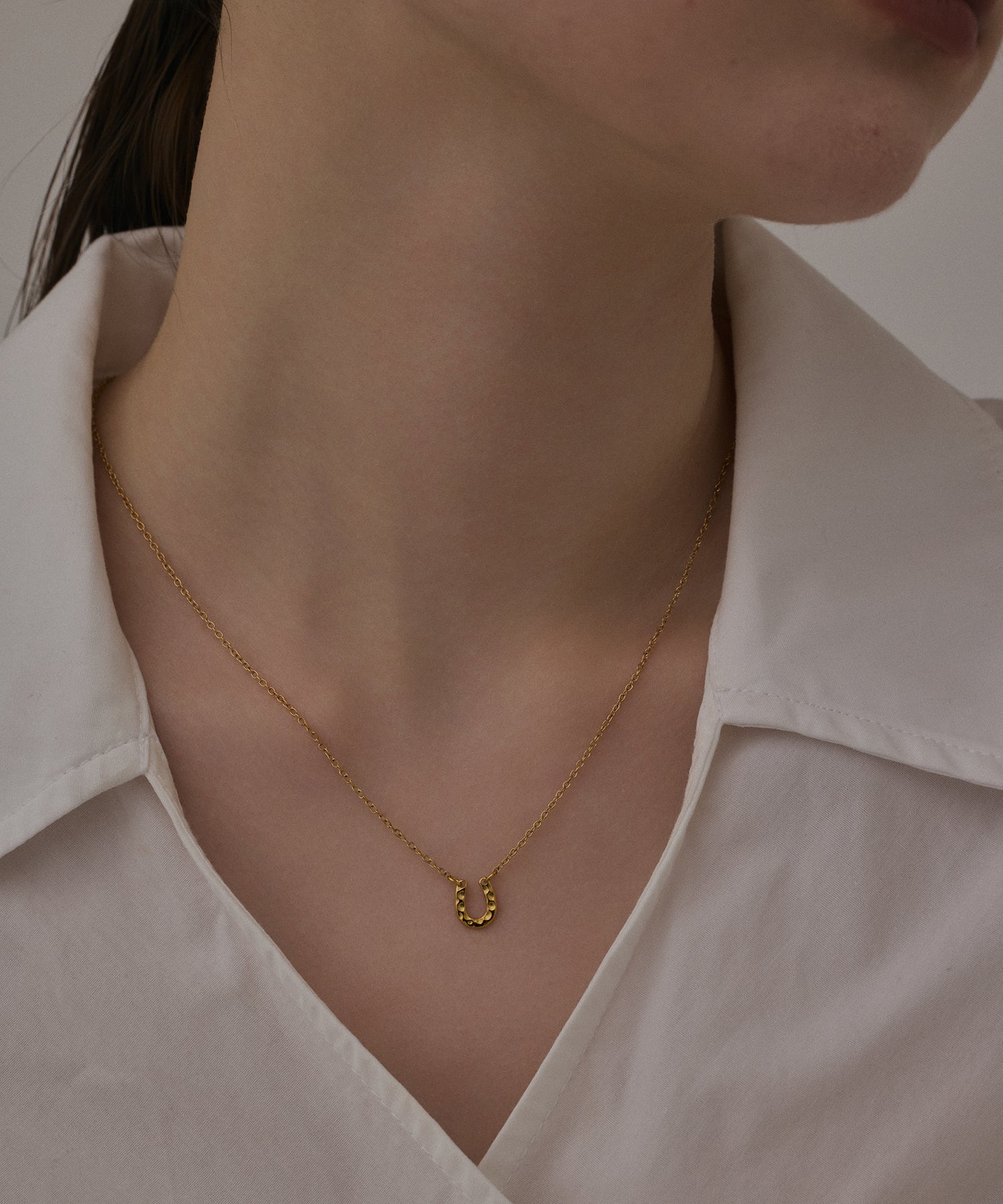 ゴールド ホースシューネックレス 金属アレルギー対応 サージカルステンレス