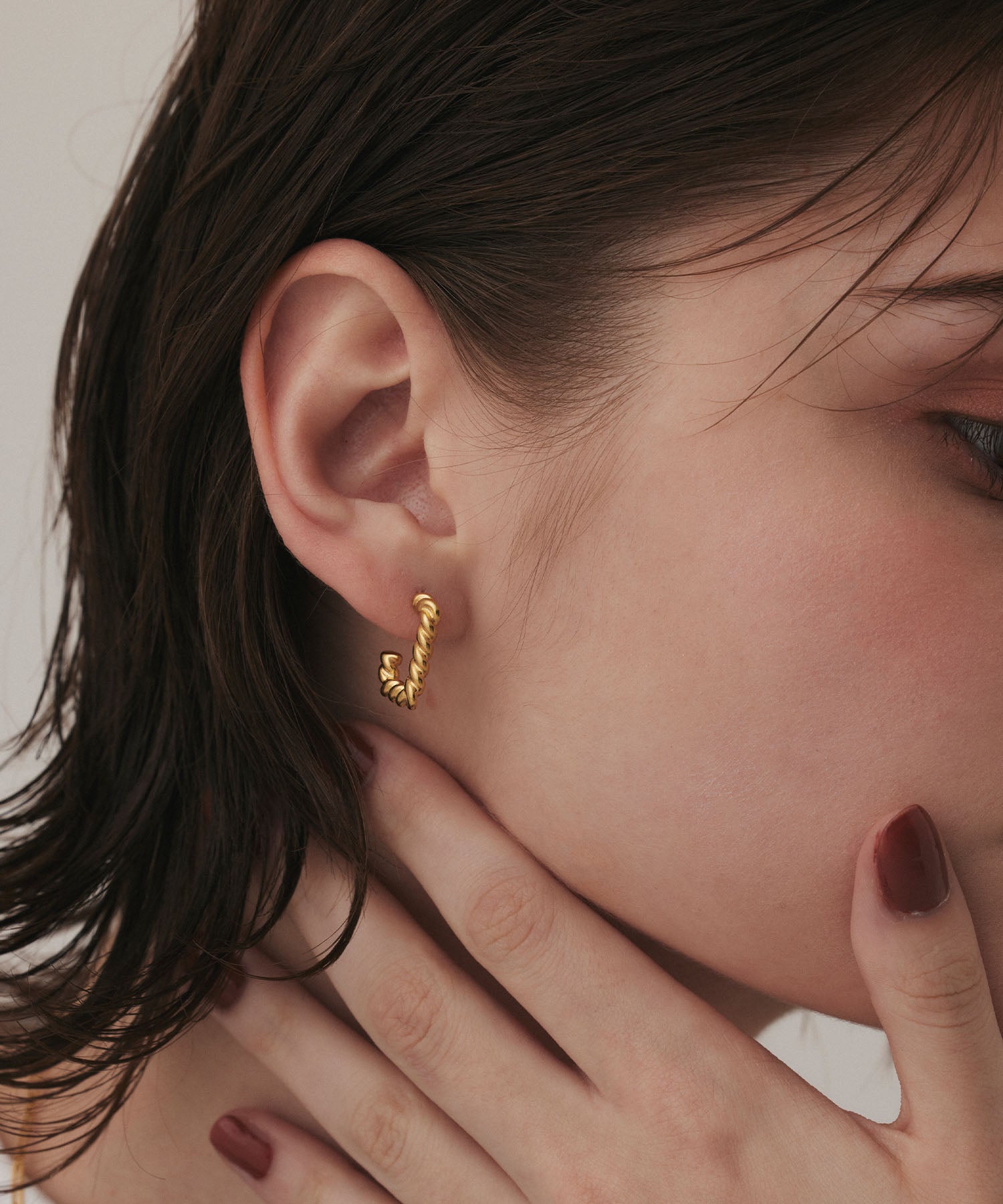 ゴールド ツイストスクエアピアス 金属アレルギー対応 サージカルステンレス