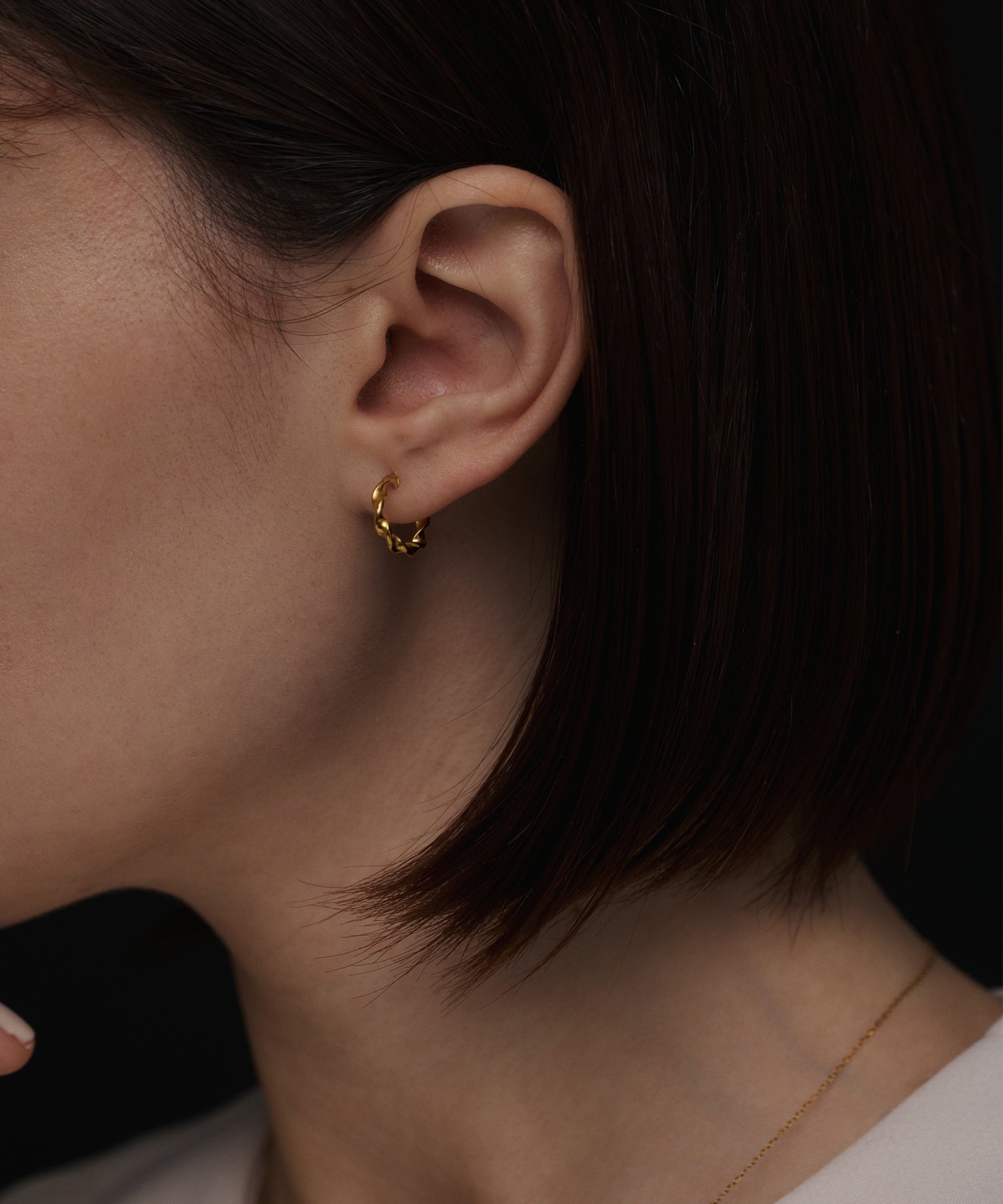 CELINE ゴールド ツイストフープピアス CELINE ゴールド ツイストデザイン ピアス - メルカリ