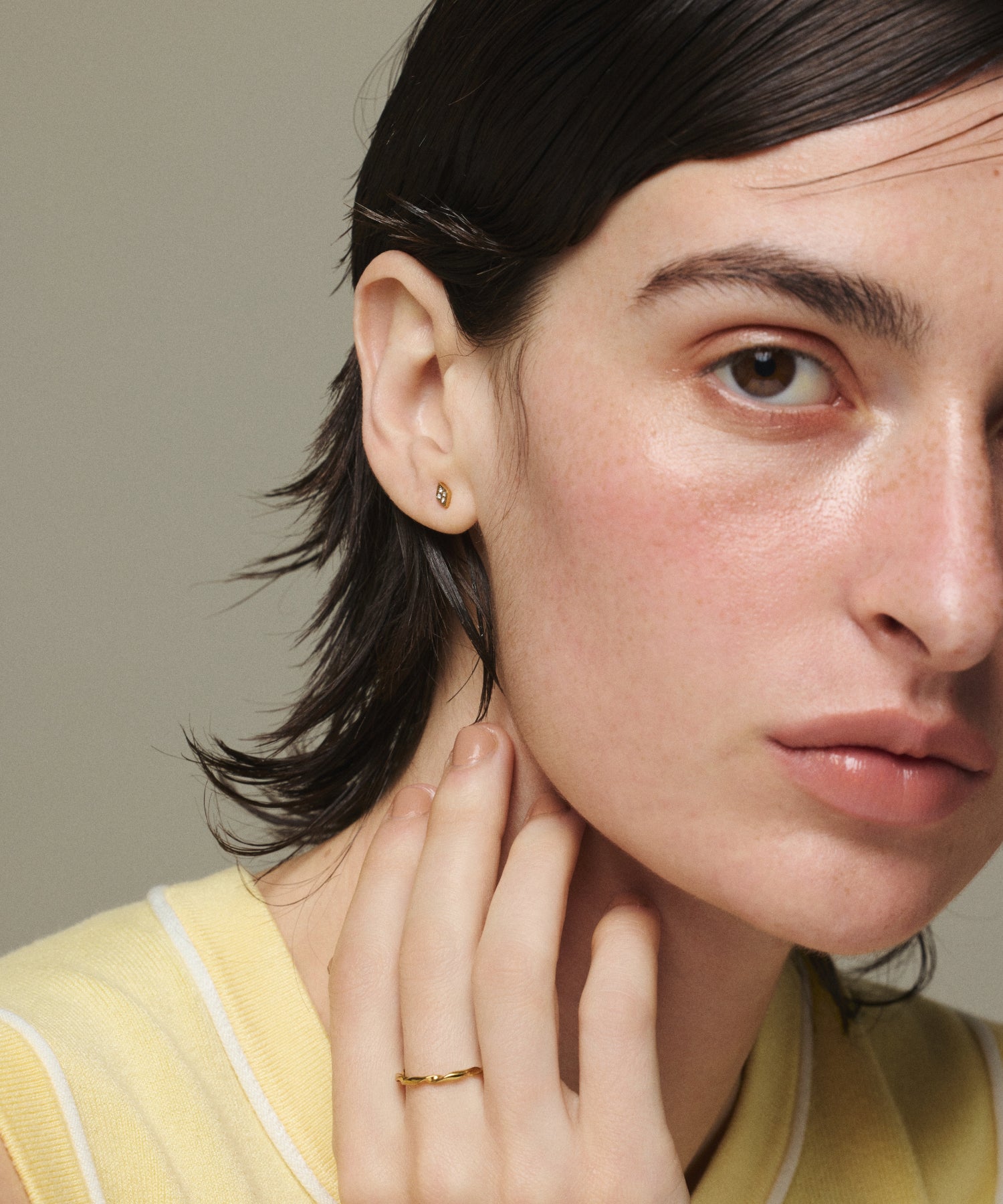 ゴールド ジルコニアフレームピアス 金属アレルギー対応 サージカルステンレス