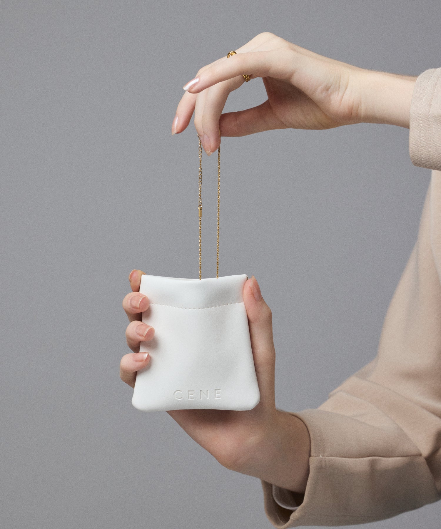 ホワイト マルチミニポーチ 金属アレルギー対応 サージカルステンレス