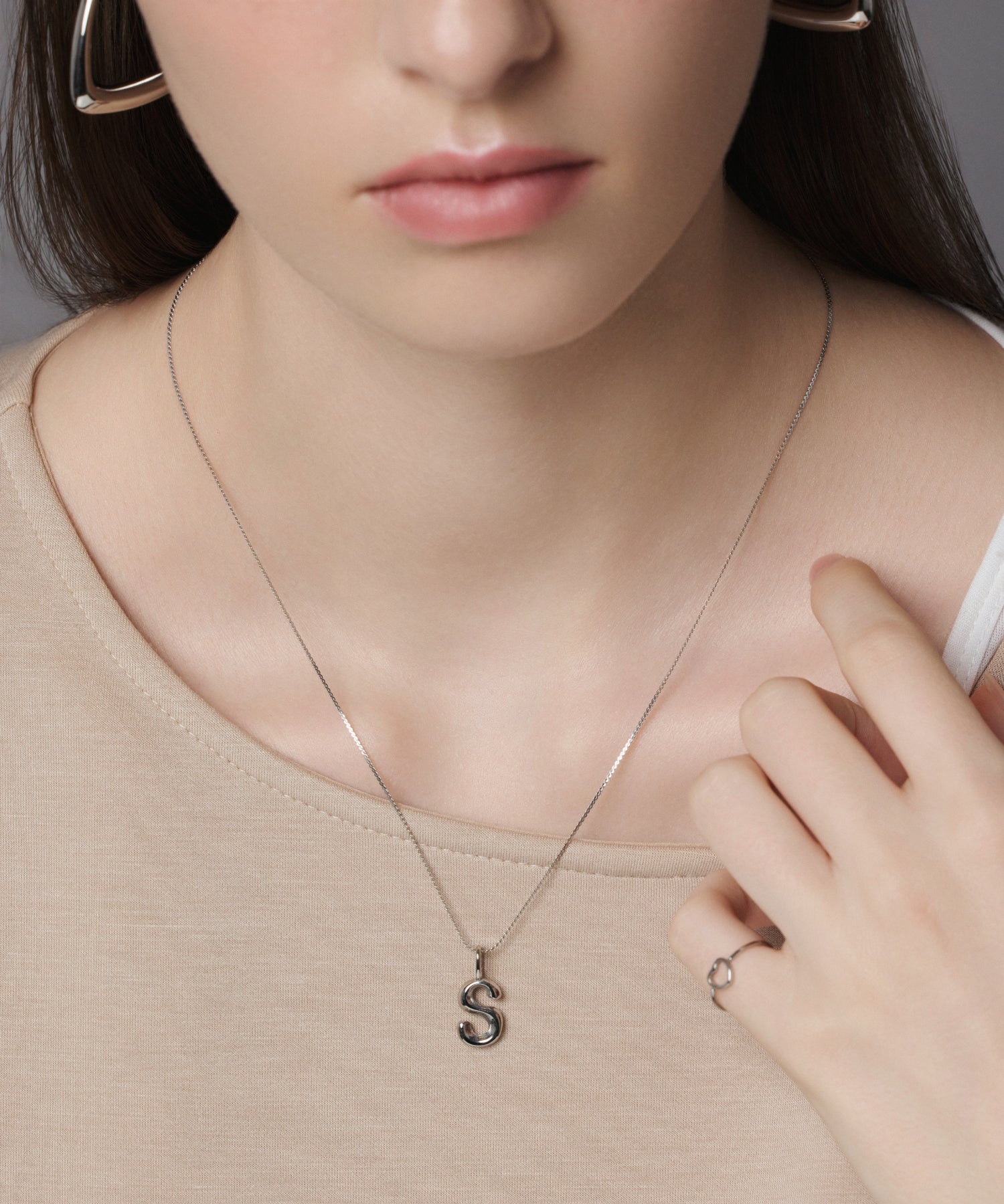 シルバー オリジナルイニシャルチャーム(S) 金属アレルギー対応 サージカルステンレス