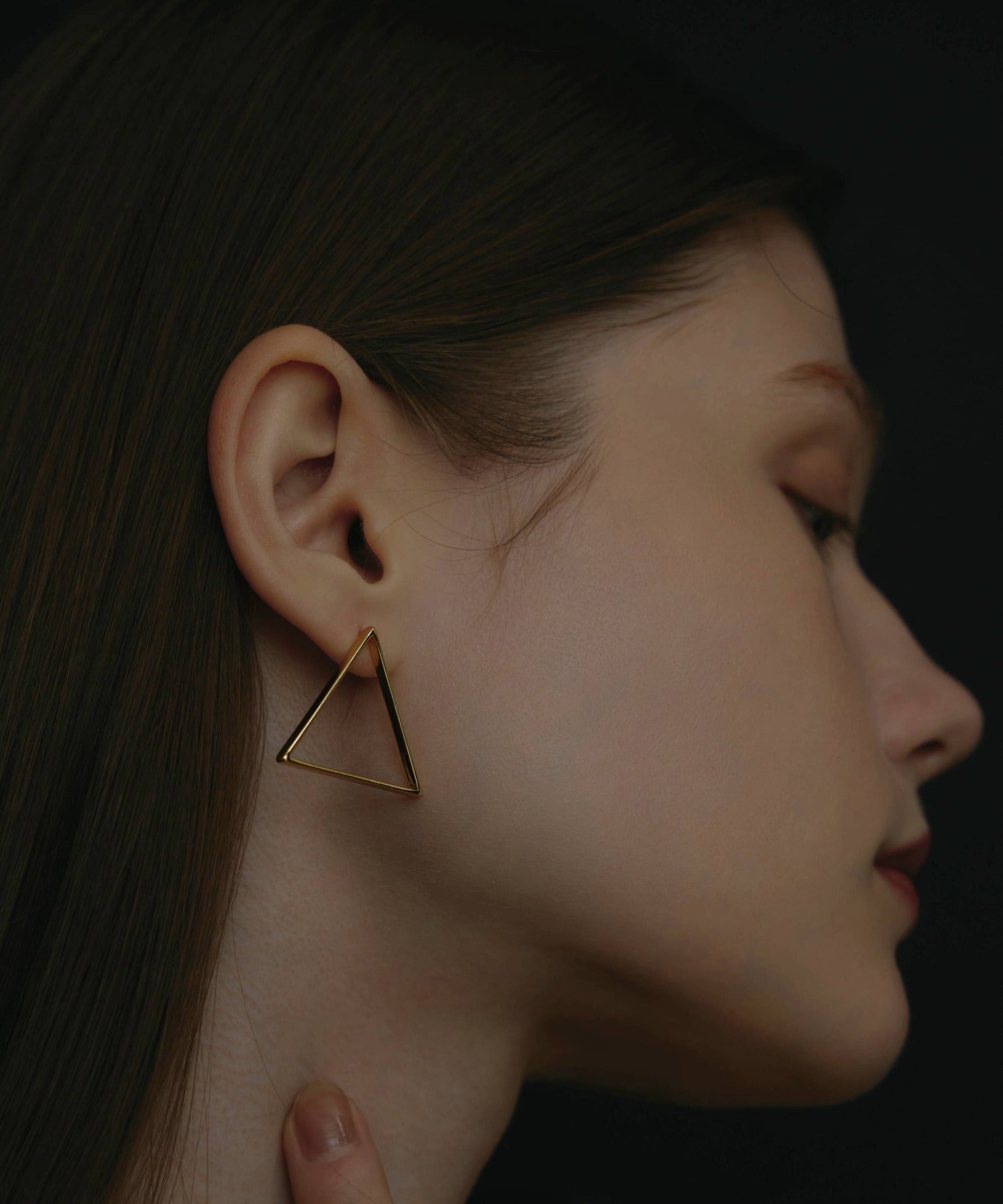 CENE セネ サージカルステンレス 金属アレルギー プレゼント ギフト 高見え 高級感 ゴールド ライントライアドピアス デルタ型 トライアングル 三角