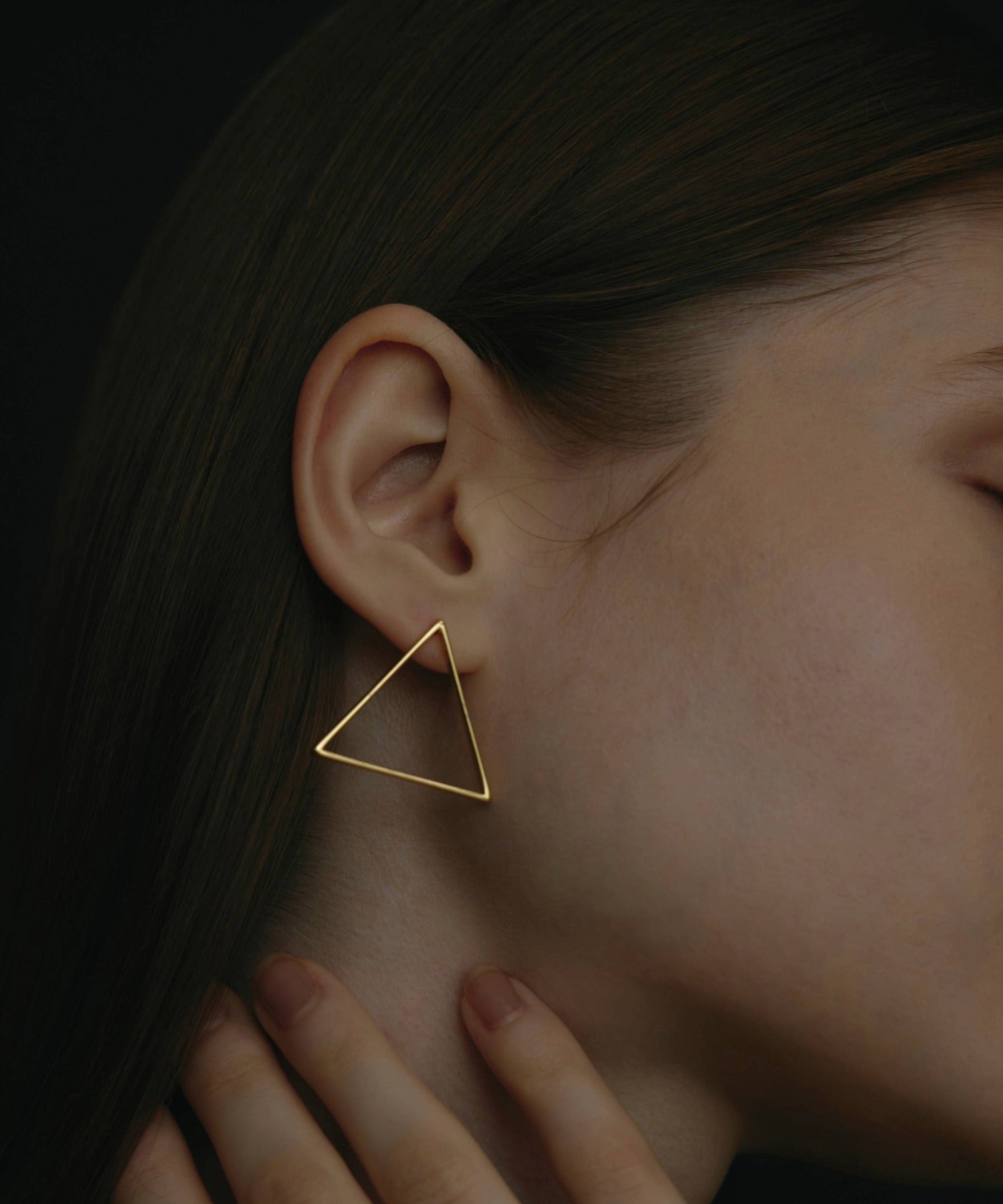 CENE セネ サージカルステンレス 金属アレルギー プレゼント ギフト 高見え 高級感 ゴールド ライントライアドピアス デルタ型 トライアングル 三角