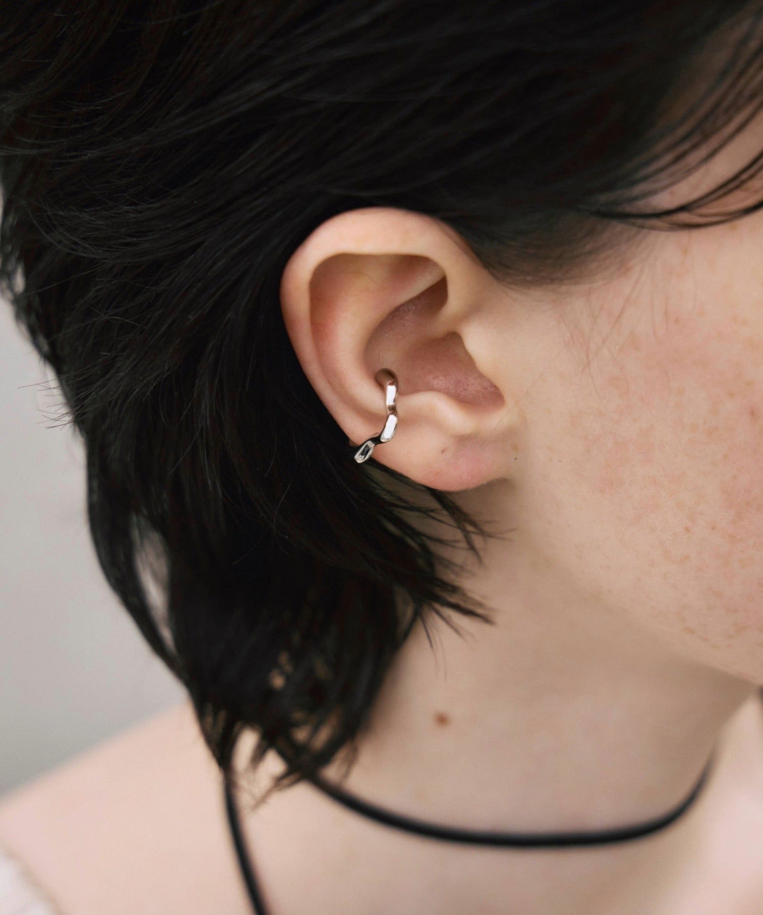 【展覽產品(預定於六月底出貨】[銀色Nuance 花卉耳環