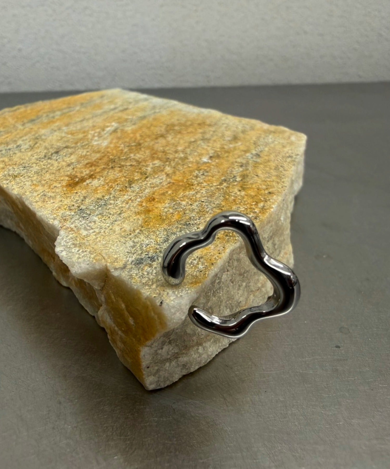 【展覽產品(預定於六月底出貨】[銀色Nuance 花卉耳環