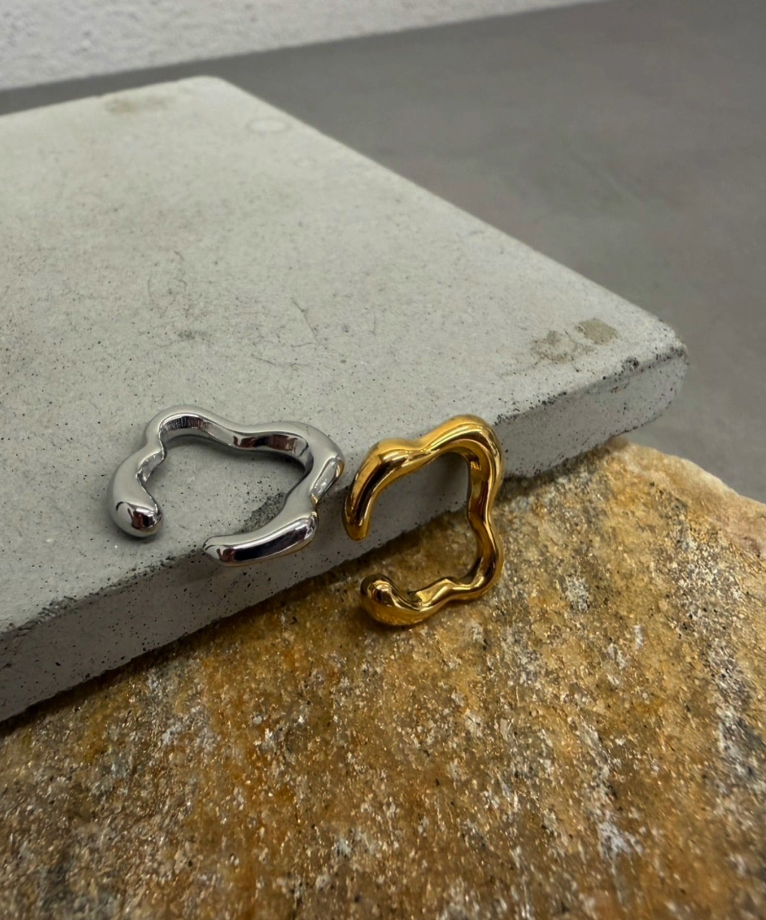 【展覽產品(預定於六月底出貨】[銀色Nuance 花卉耳環