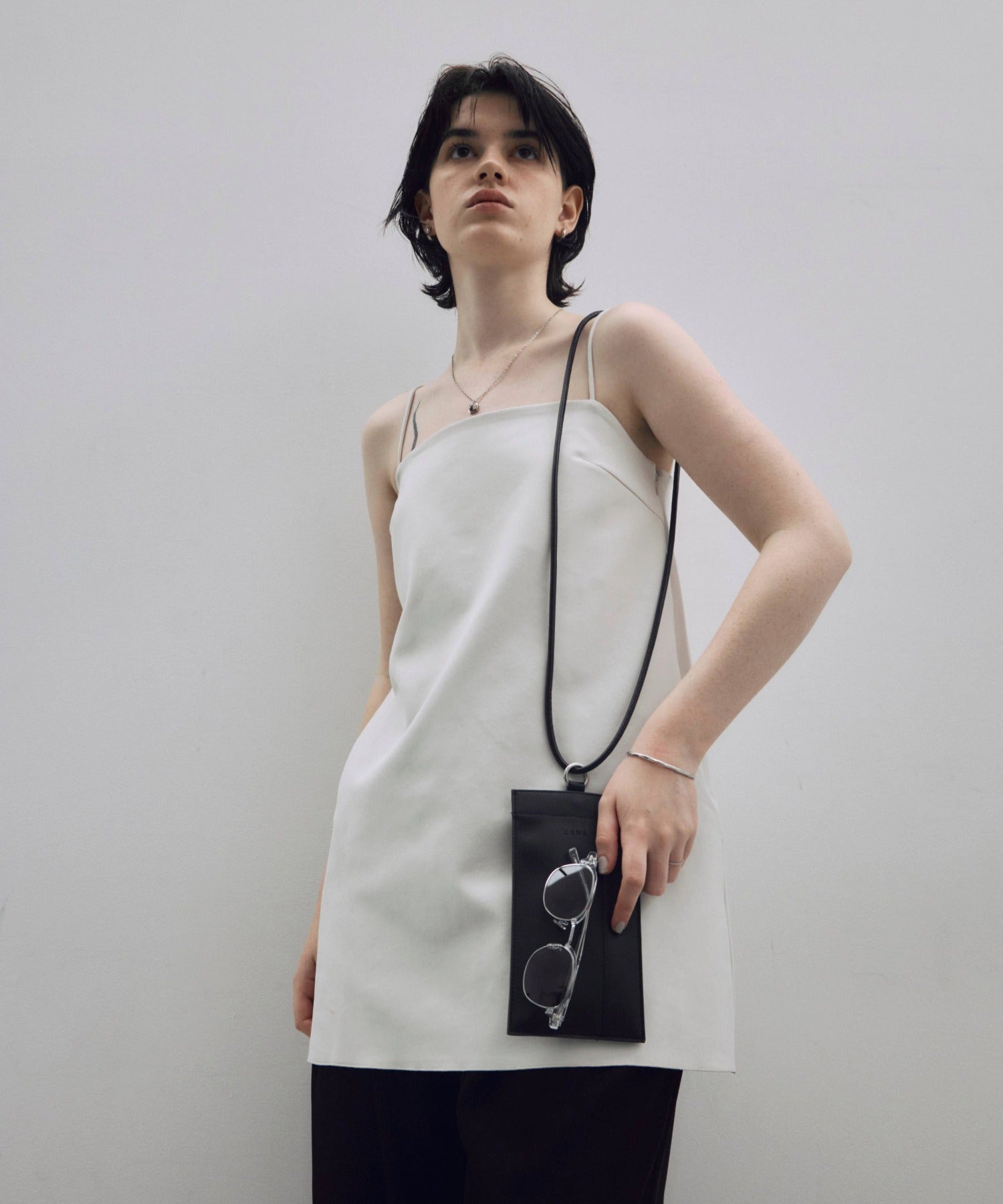 【黑色】智慧單肩包