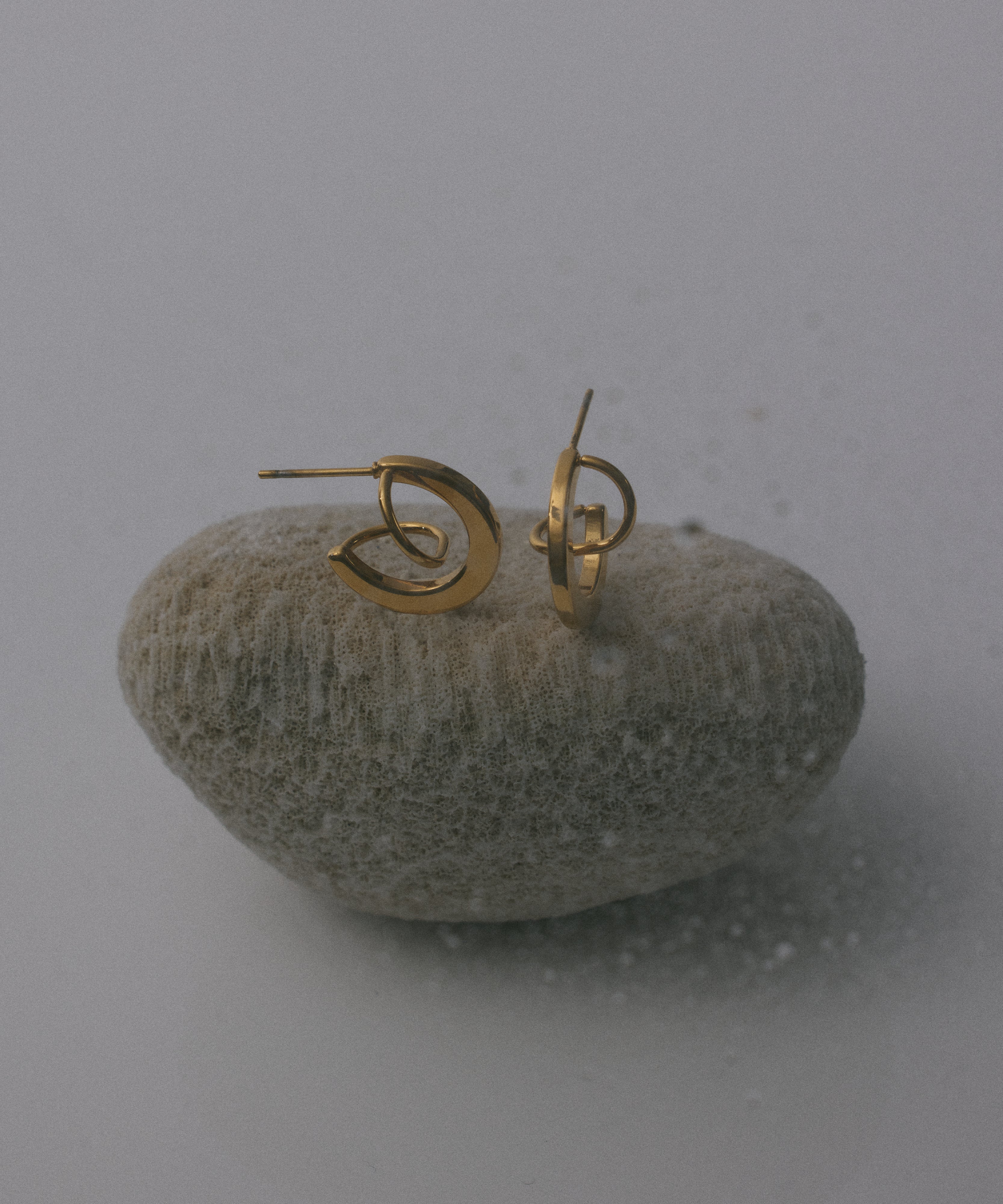 ゴールド スペースピアス 金属アレルギー対応 サージカルステンレス