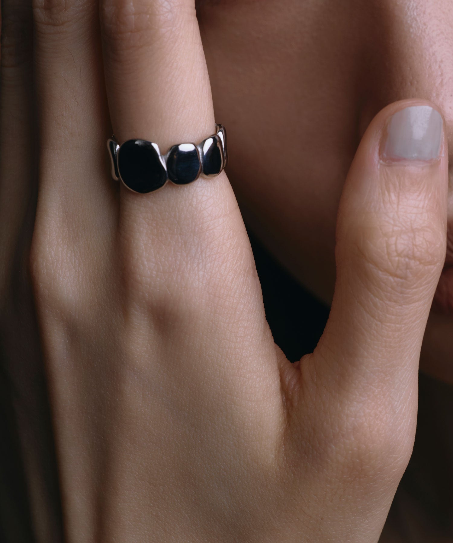 【展覽產品(預定三月底出貨】[銀色石鏈環