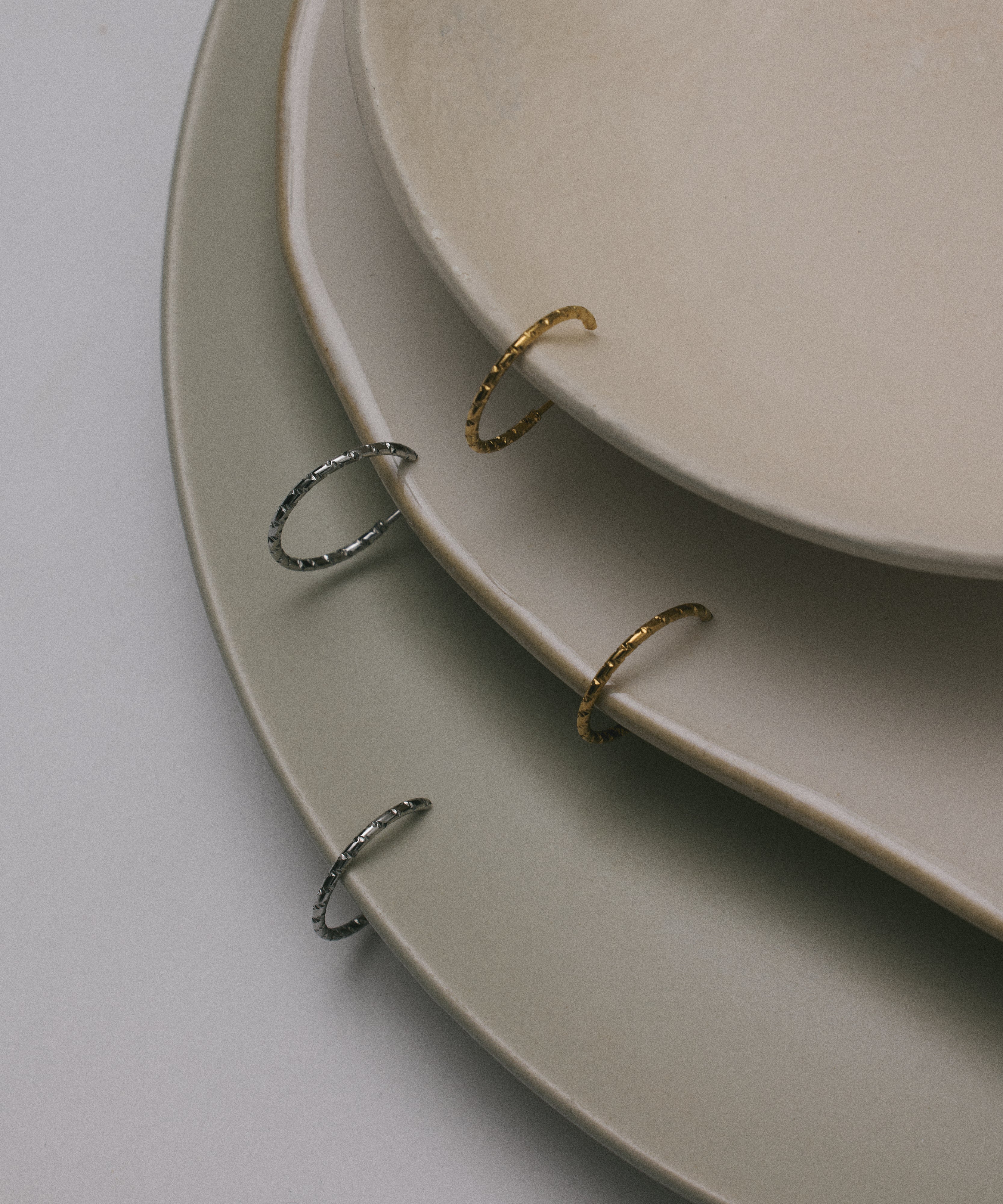 シルバー クランチフープピアス 金属アレルギー対応 サージカルステンレス