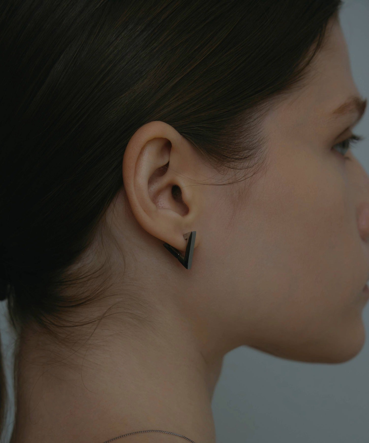 CENE シルバー ボールドデルタフープピアス デルタ型 トライアングル 三角 サージカルステンレス 金属アレルギー対応 プレゼント ギフト 高見え 高級感