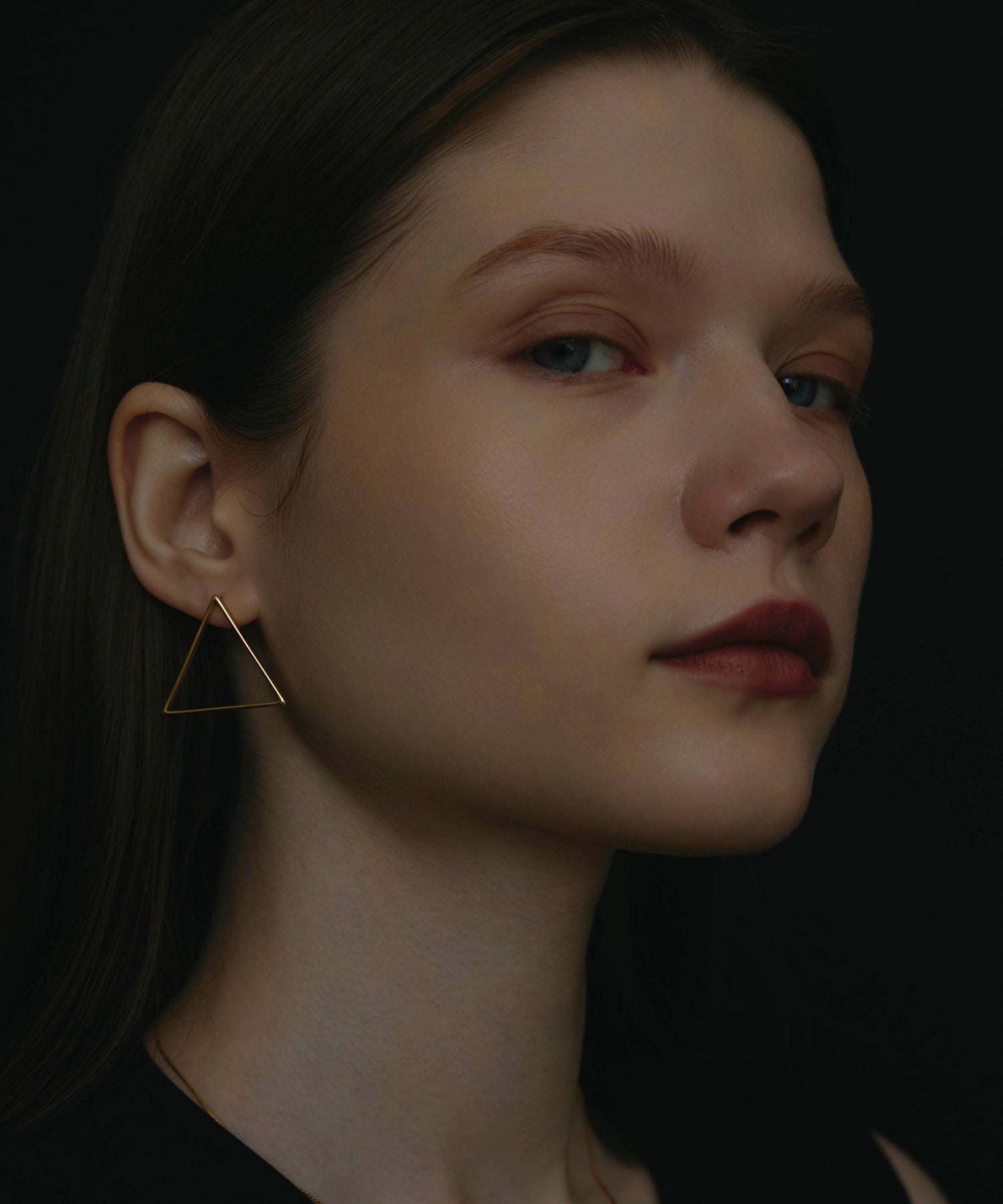 CENE セネ サージカルステンレス 金属アレルギー プレゼント ギフト 高見え 高級感 ゴールド ライントライアドピアス デルタ型 トライアングル 三角