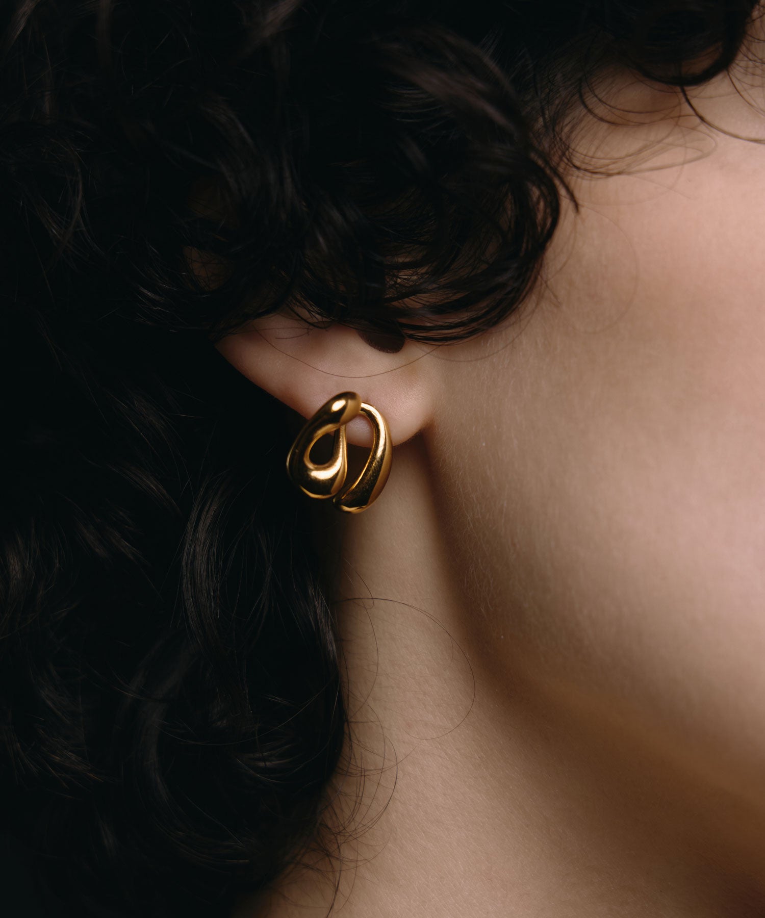 d986 nuance gold shell イヤリング/ピアス ゴールド]ニュアンスラインピアス