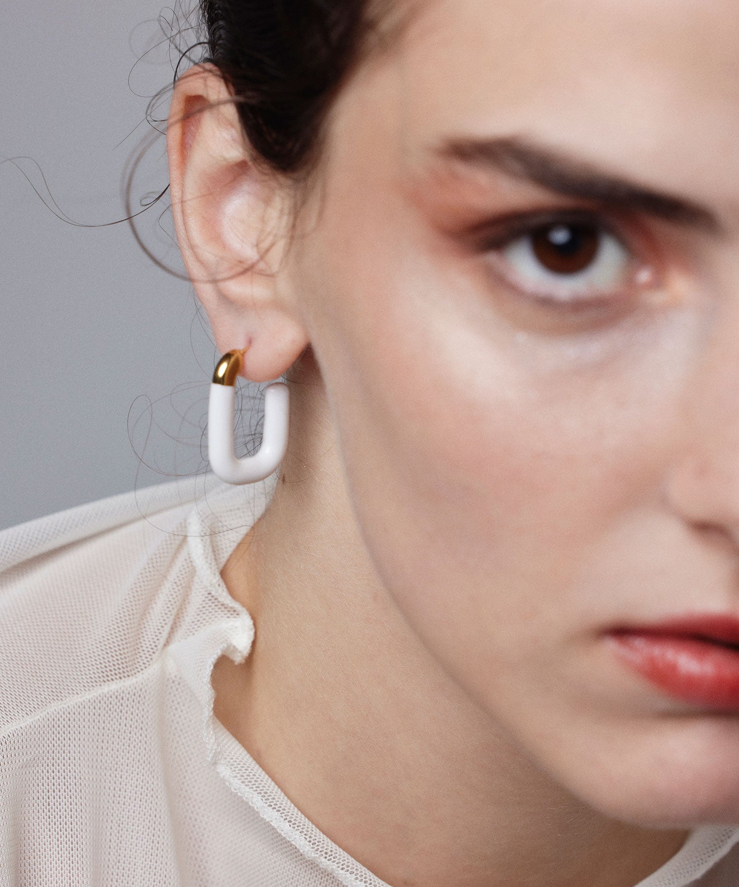 ホワイト フォルムピアス 金属アレルギー対応 サージカルステンレス