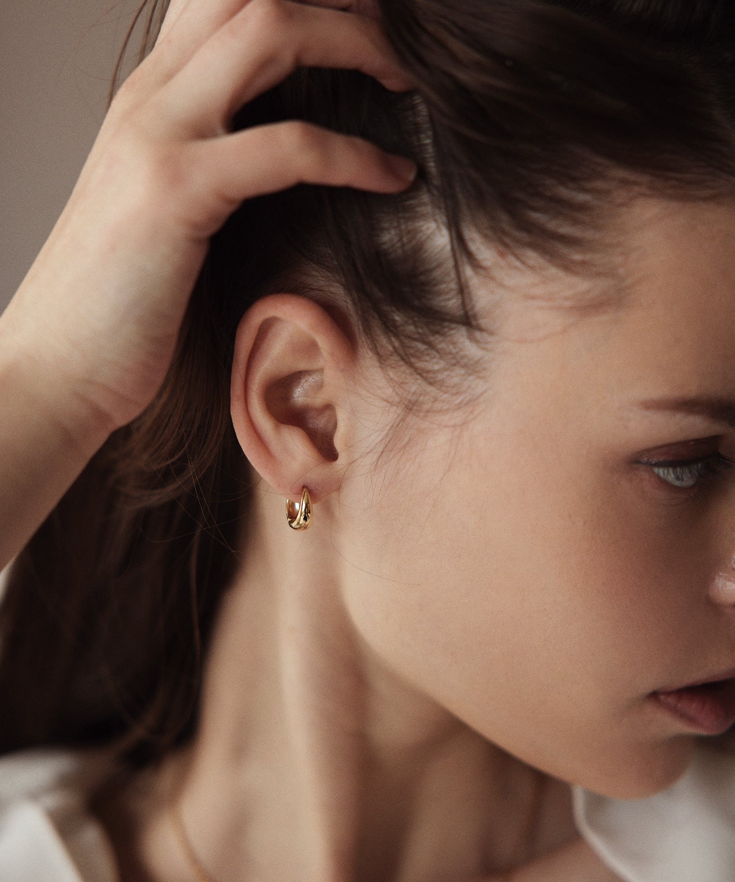 ドロップフープピアス ゴールド ピアス サージカルステンレス レディース メンズ ユニセックス ジェンダーレス 着用画像 付けっぱなし 金属アレルギー