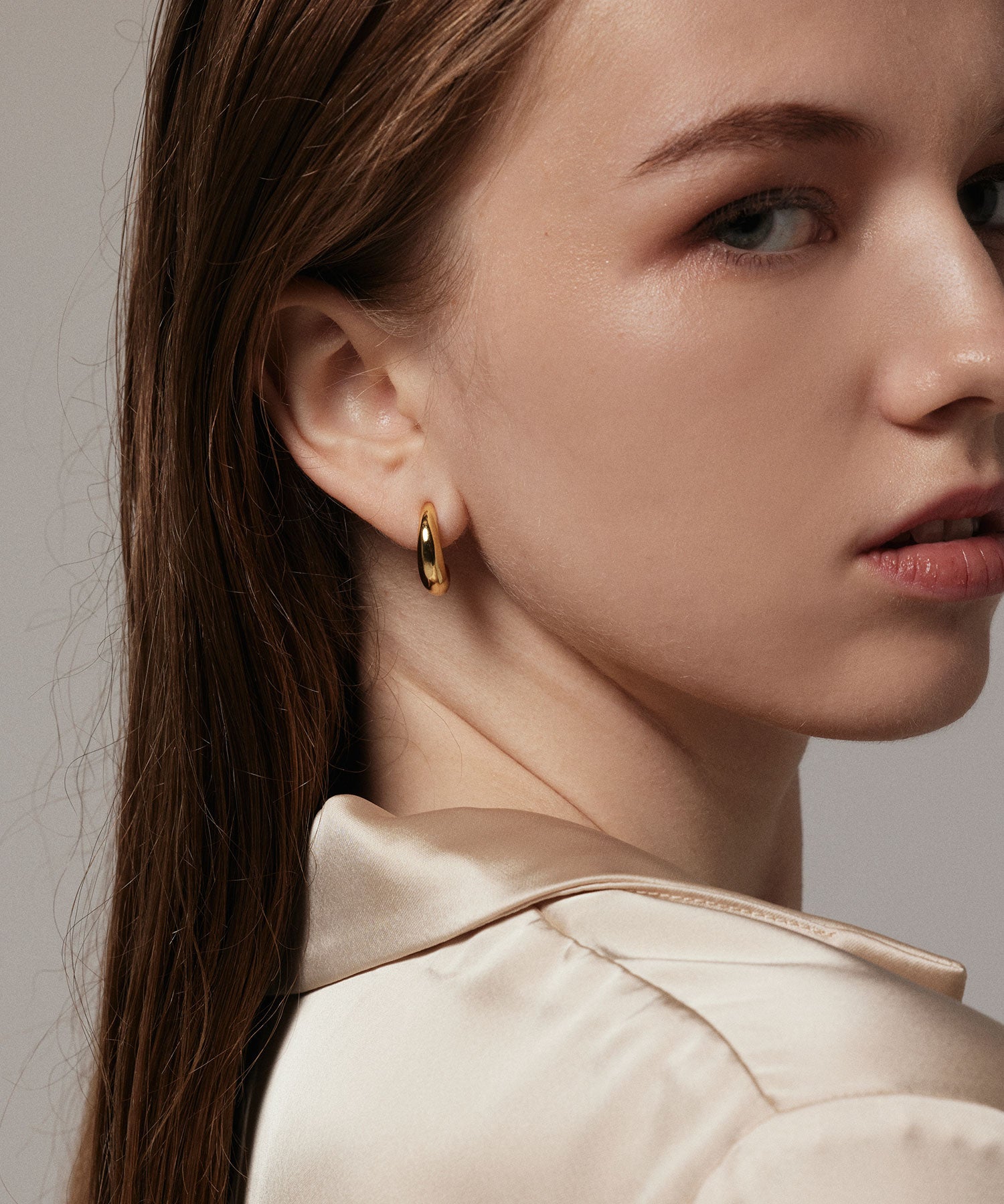 ゴールド ハーフムーンピアス 金属アレルギー対応 サージカルステンレス