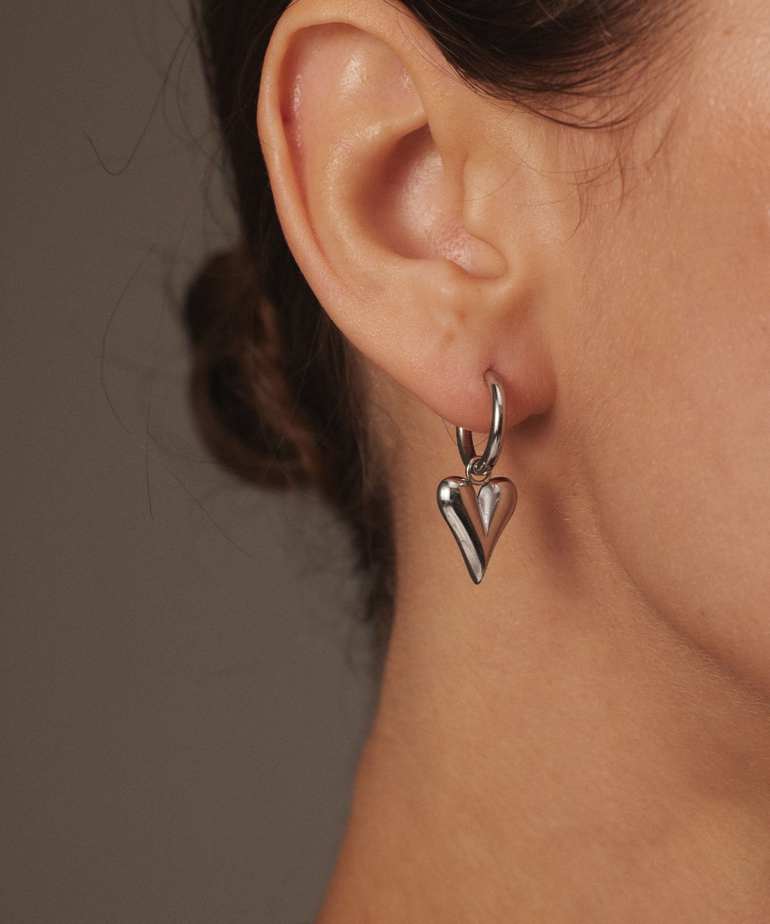 [Silver] Line Heart Hoop Earrings