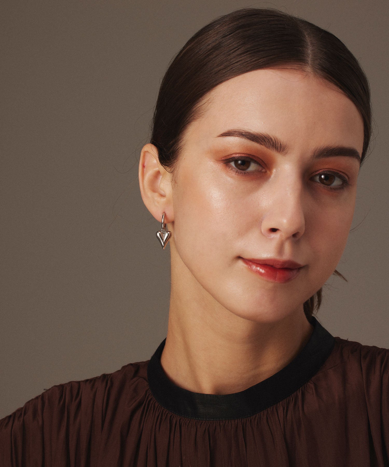 [Silver] Line Heart Hoop Earrings