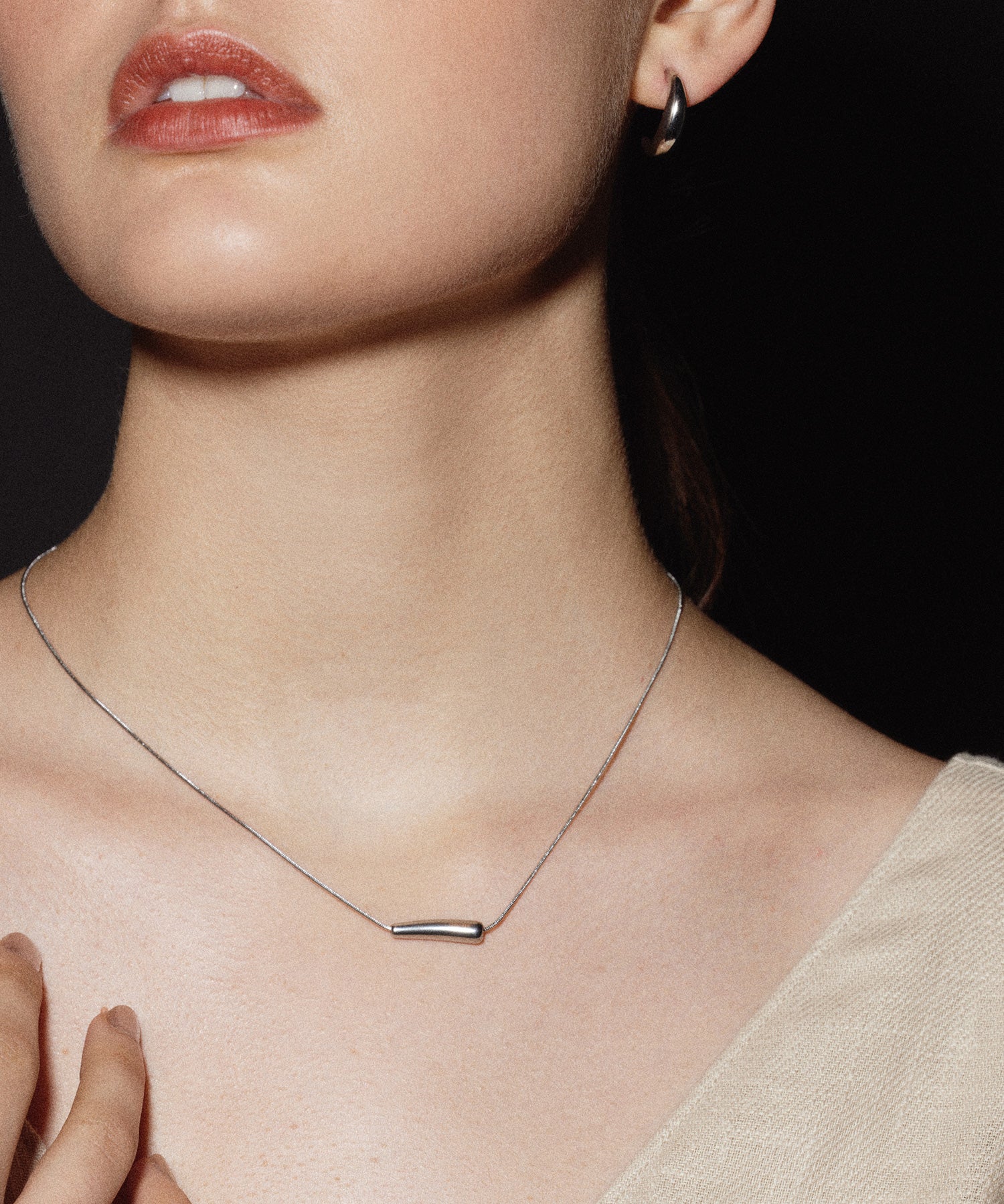 シルバー]ハーフムーンフープピアス – CENE