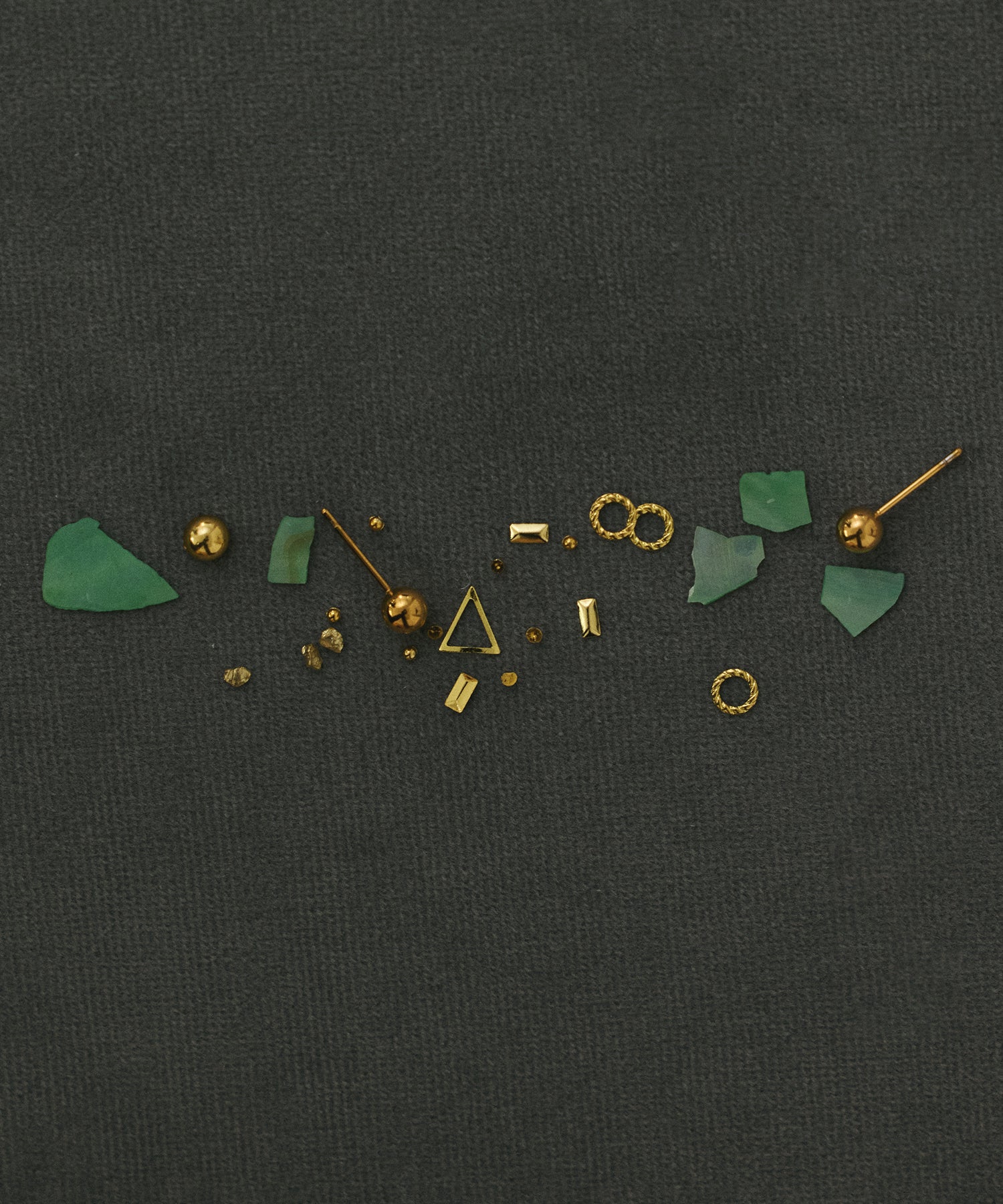 [ゴールド]ピンボールピアス(medium)