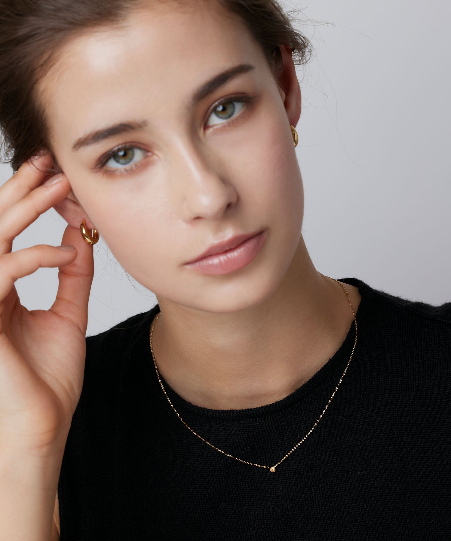ドロップフープピアス　ゴールド　ピアス　サージカルステンレス　レディース　メンズ　ユニセックス　ジェンダーレス　着用画像　付けっぱなし　金属アレルギー