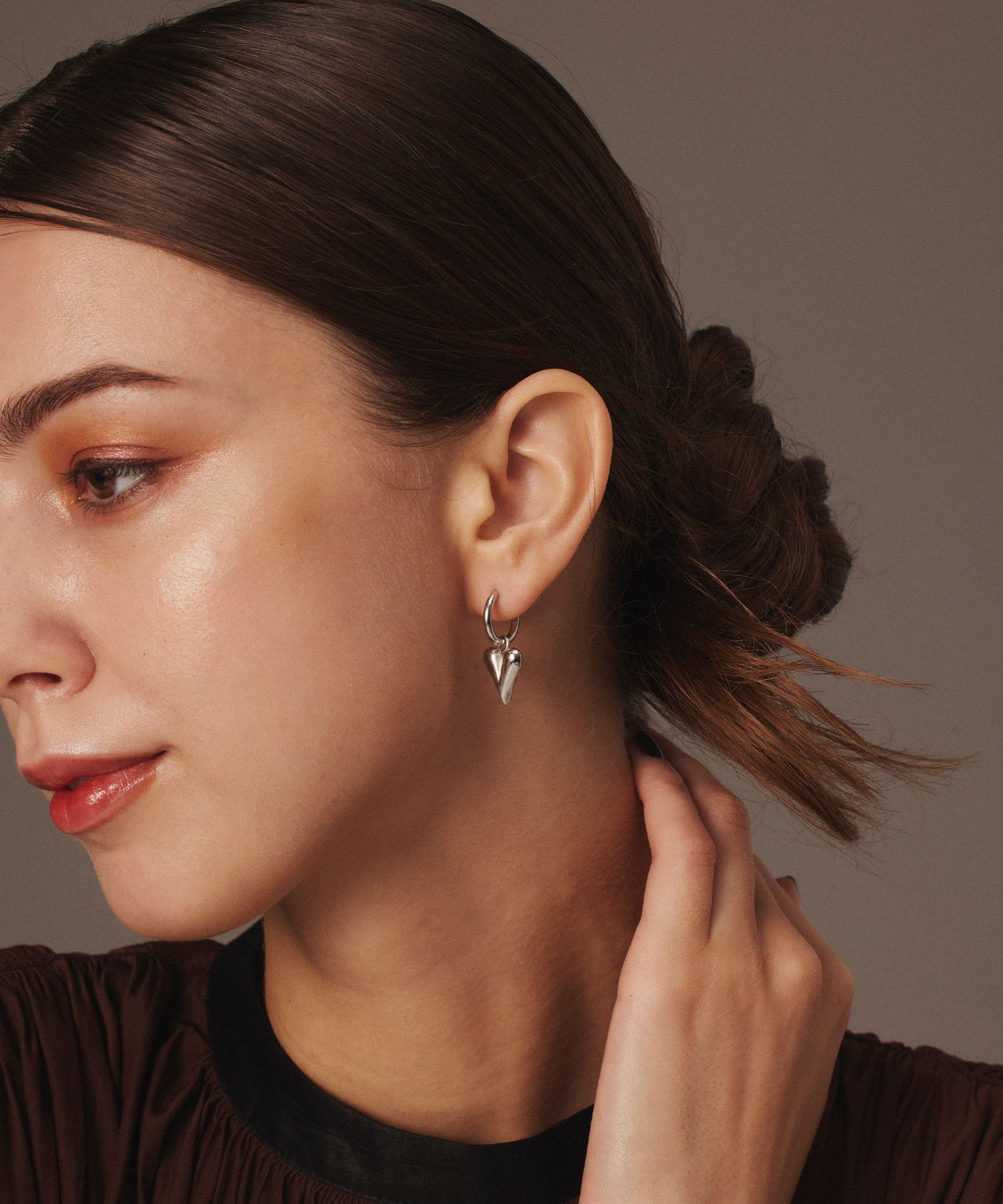 [Silver] Line Heart Hoop Earrings