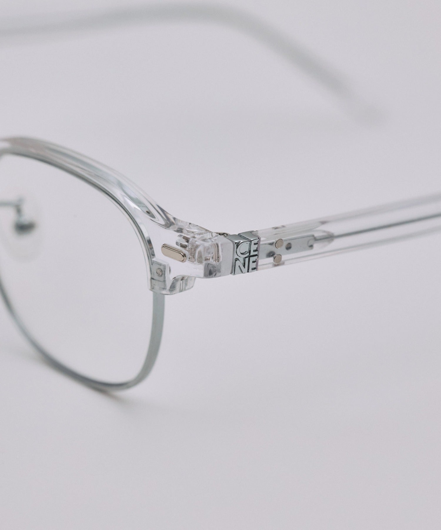 [クリア]クラシックブロウアイウェア