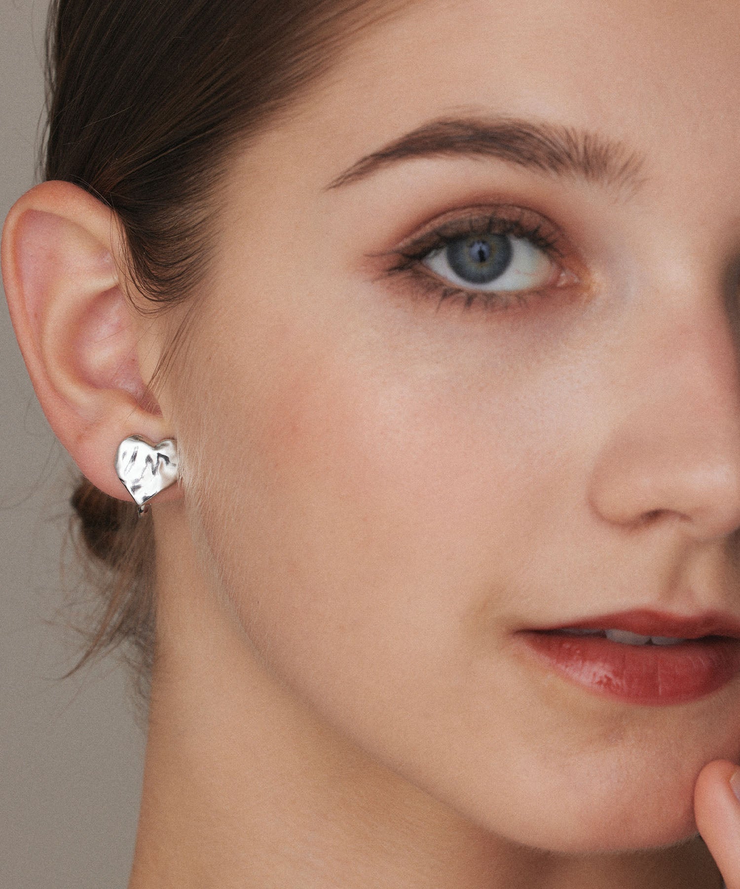 イヤリング ジェリーの世界 写真集「Orecchini etnici」Skira チェリーイヤリング(スターリースカイ) – Liquem