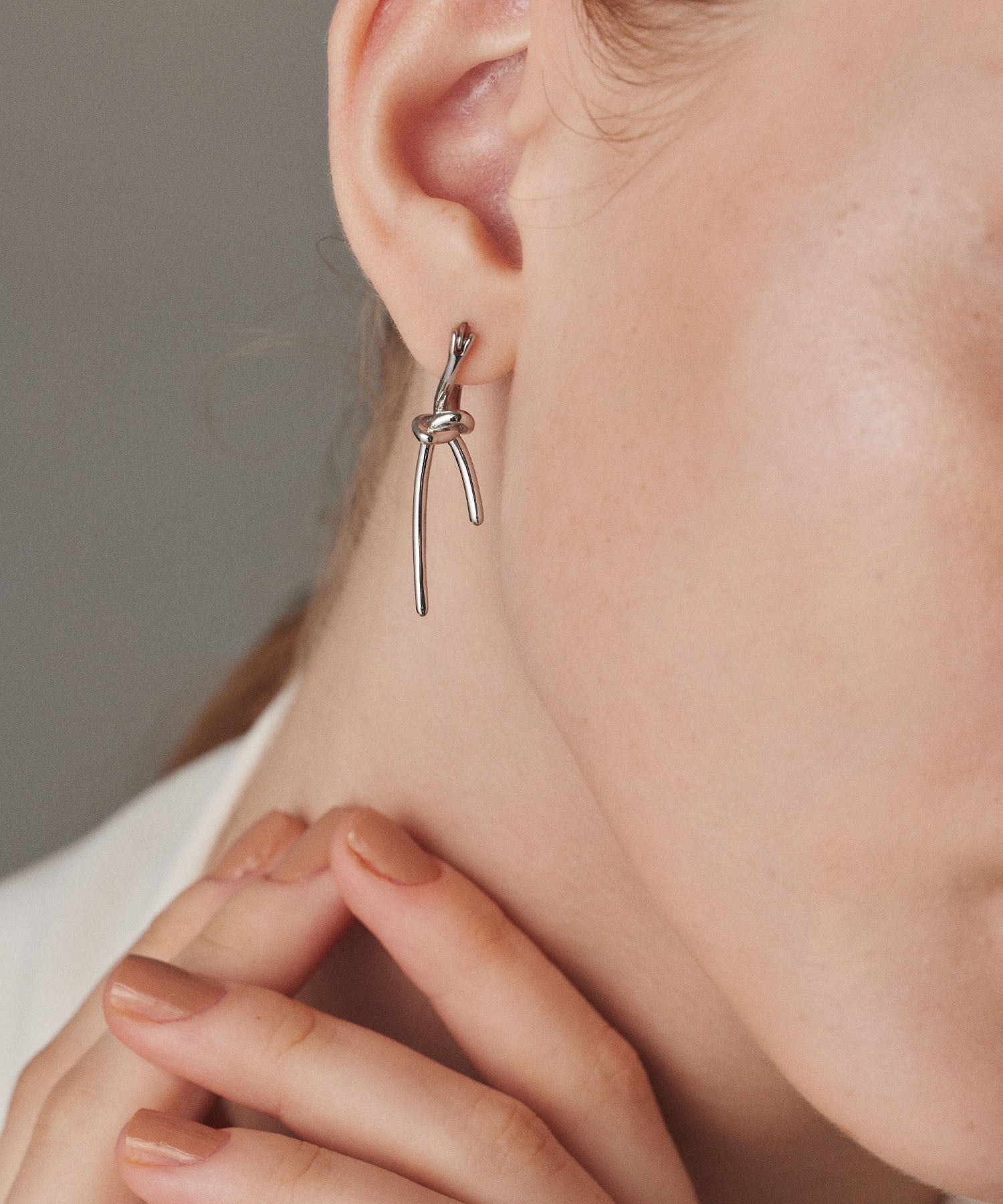 [Silver] Ribbon Earrings