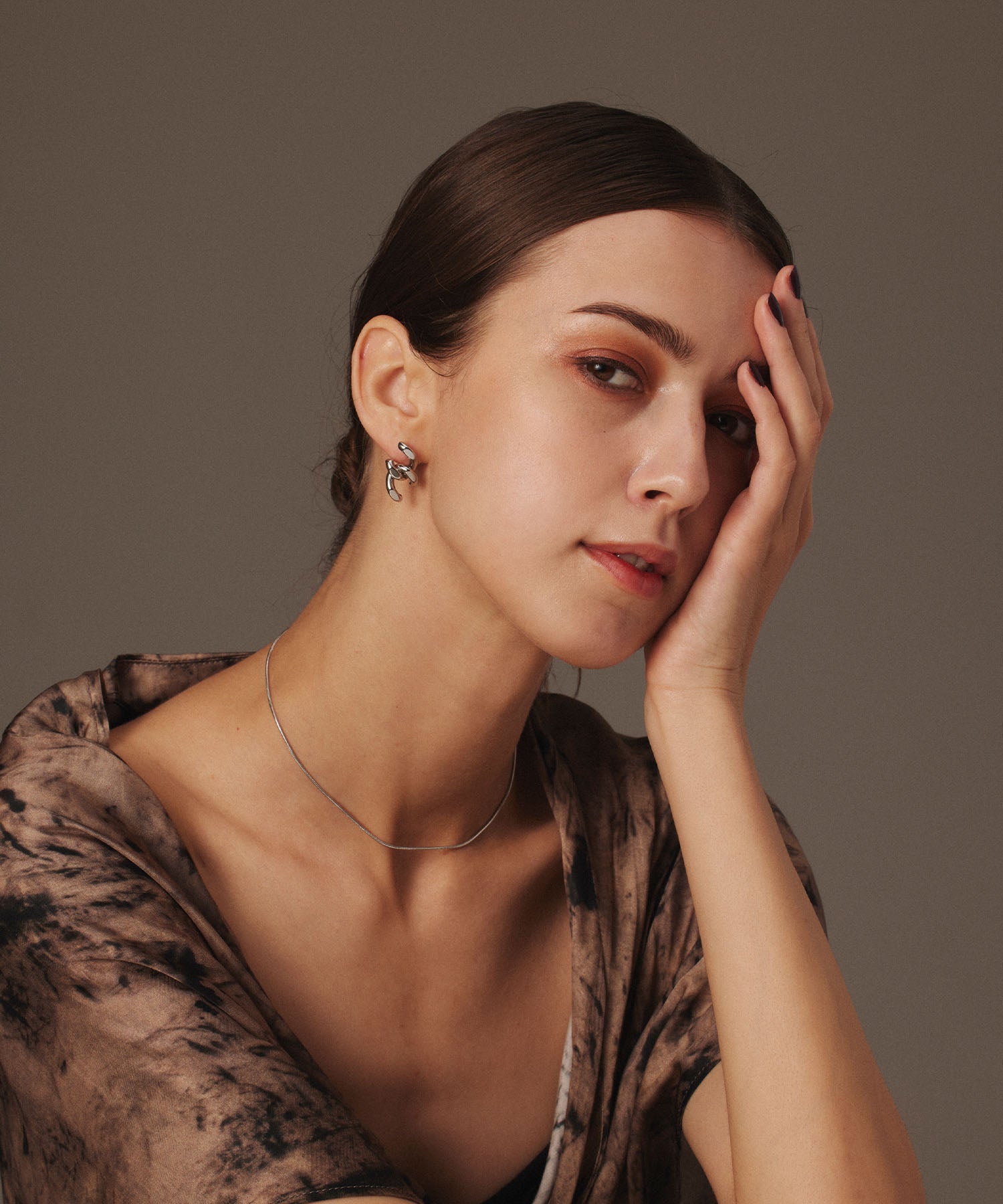 シルバー]チェーンクロスピアス