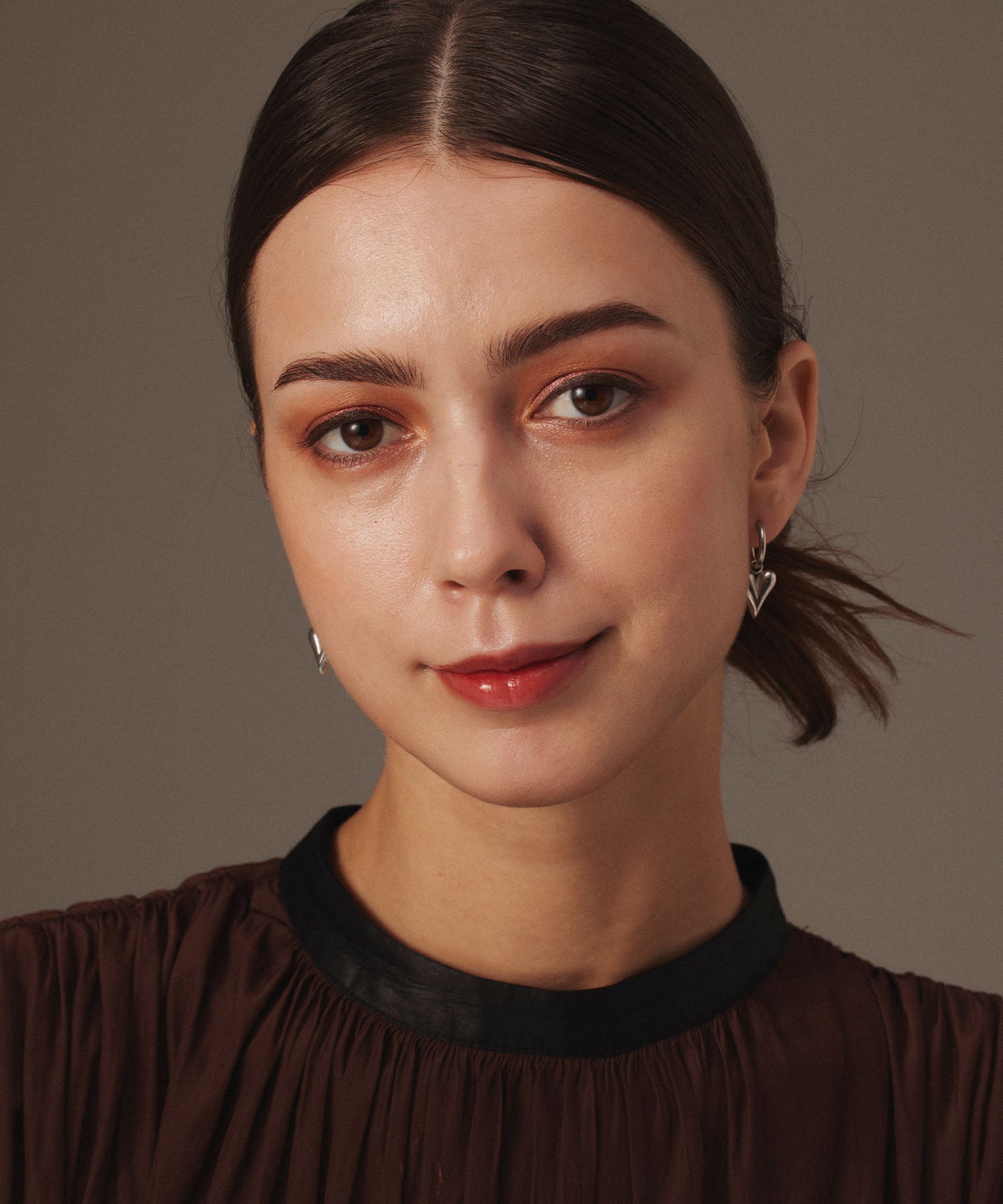 [Silver] Line Heart Hoop Earrings