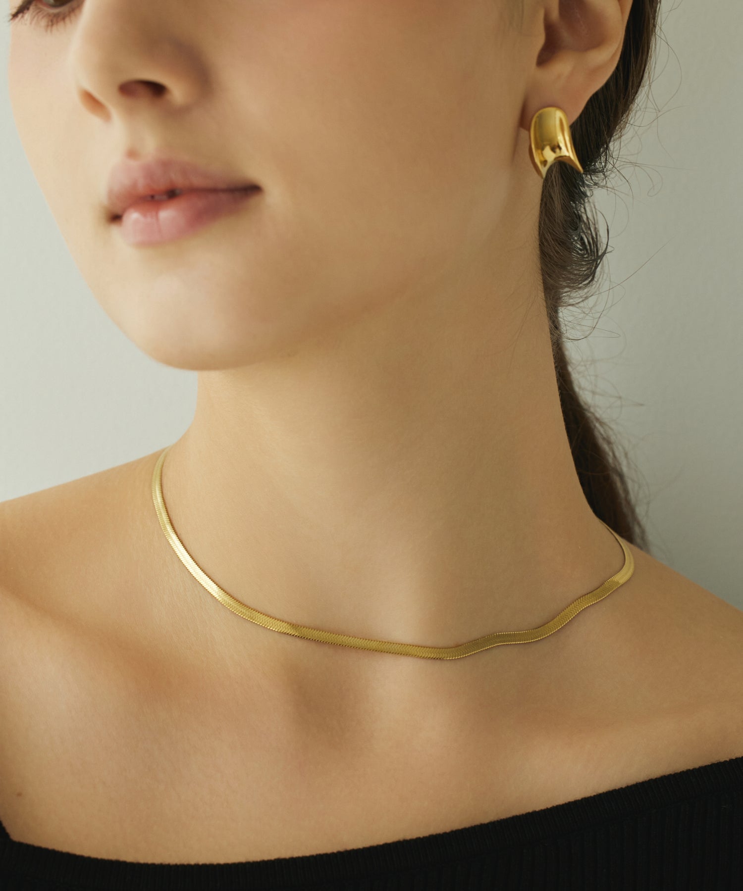 ゴールド]アシンメトリーカーブピアス