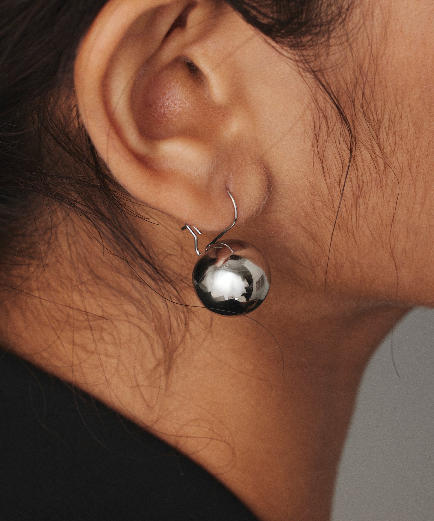 [Silver] Ball hook earrings