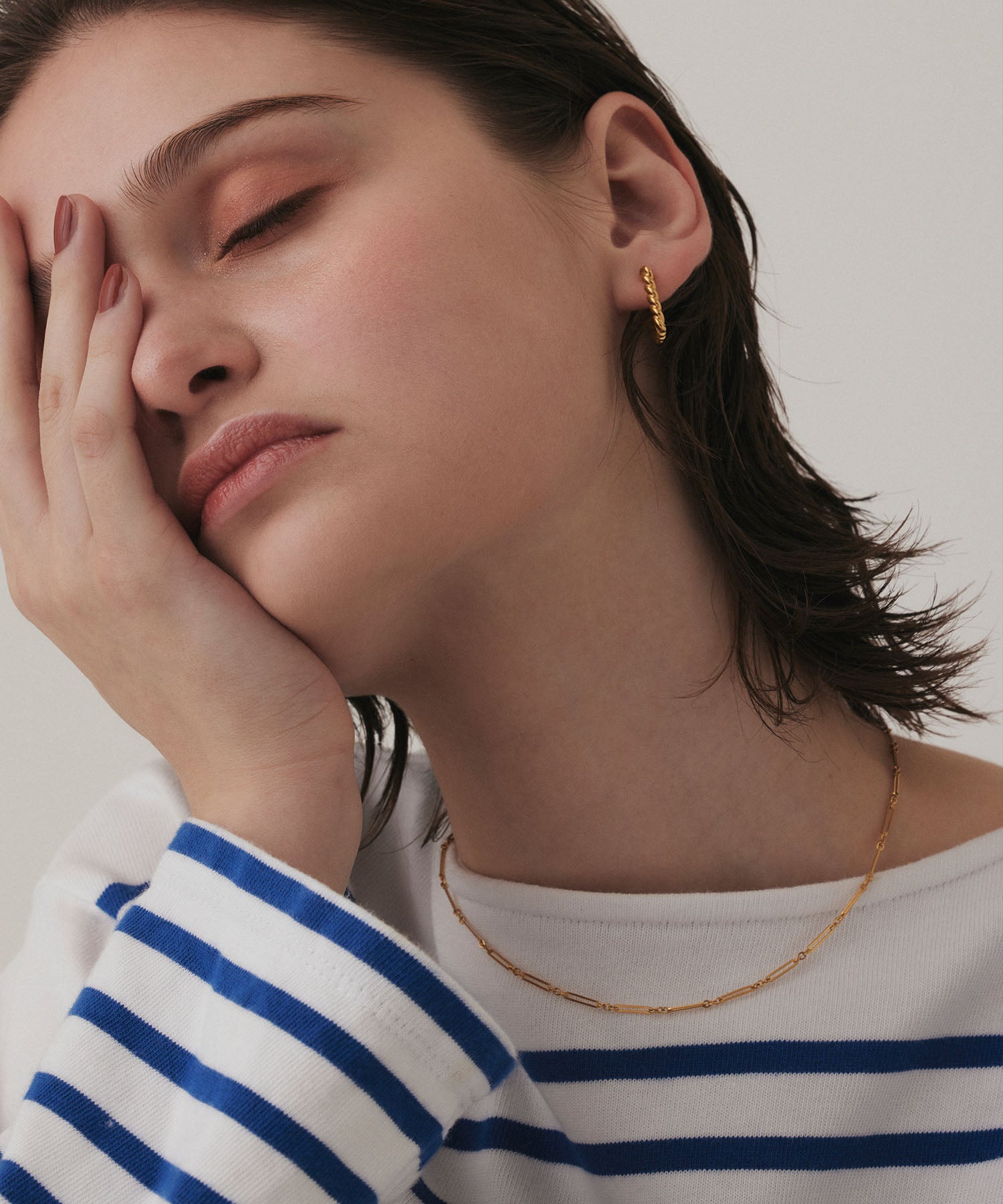 ゴールド]ツイストスクエアピアス