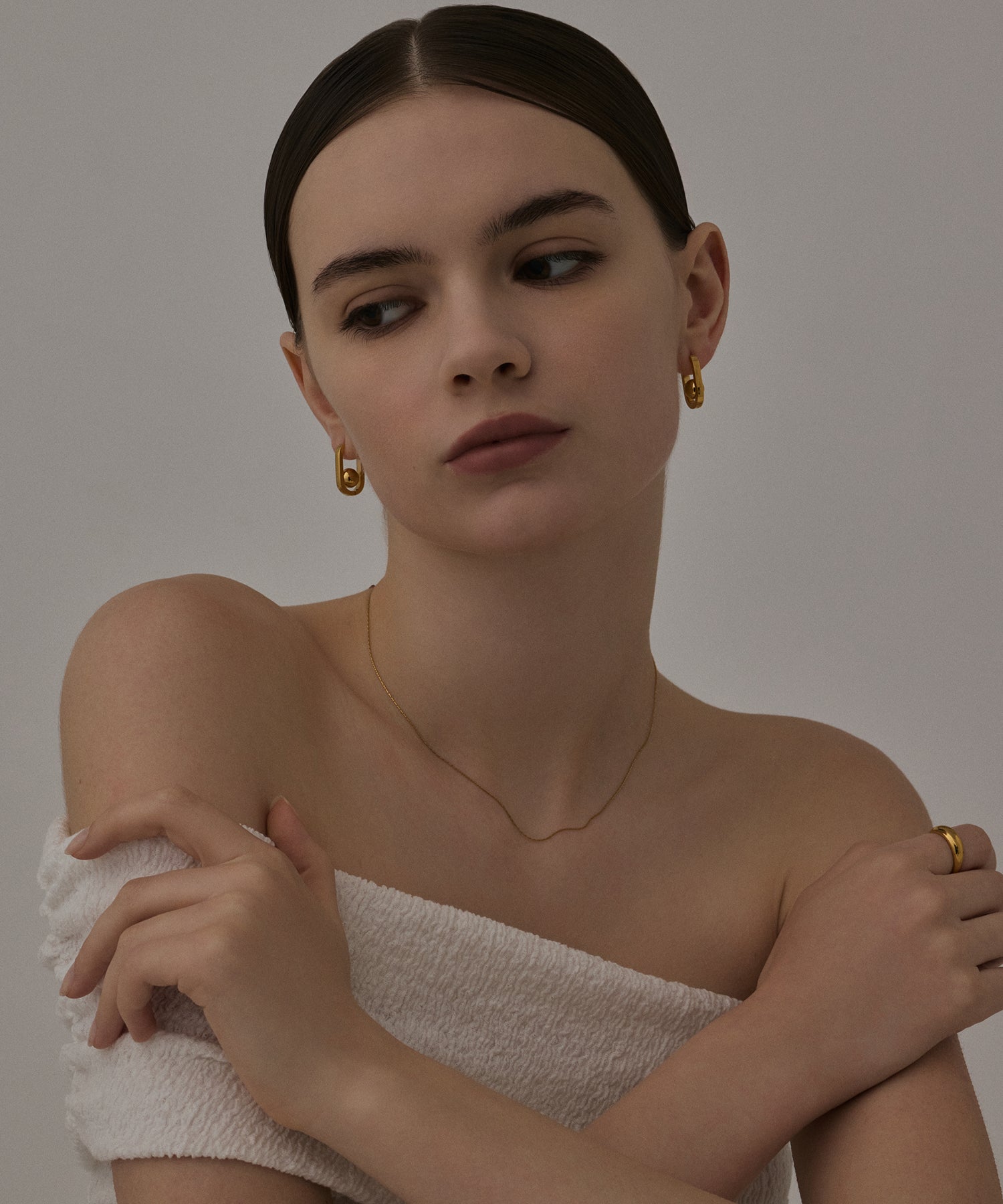 ゴールド]ボトムボールピアス