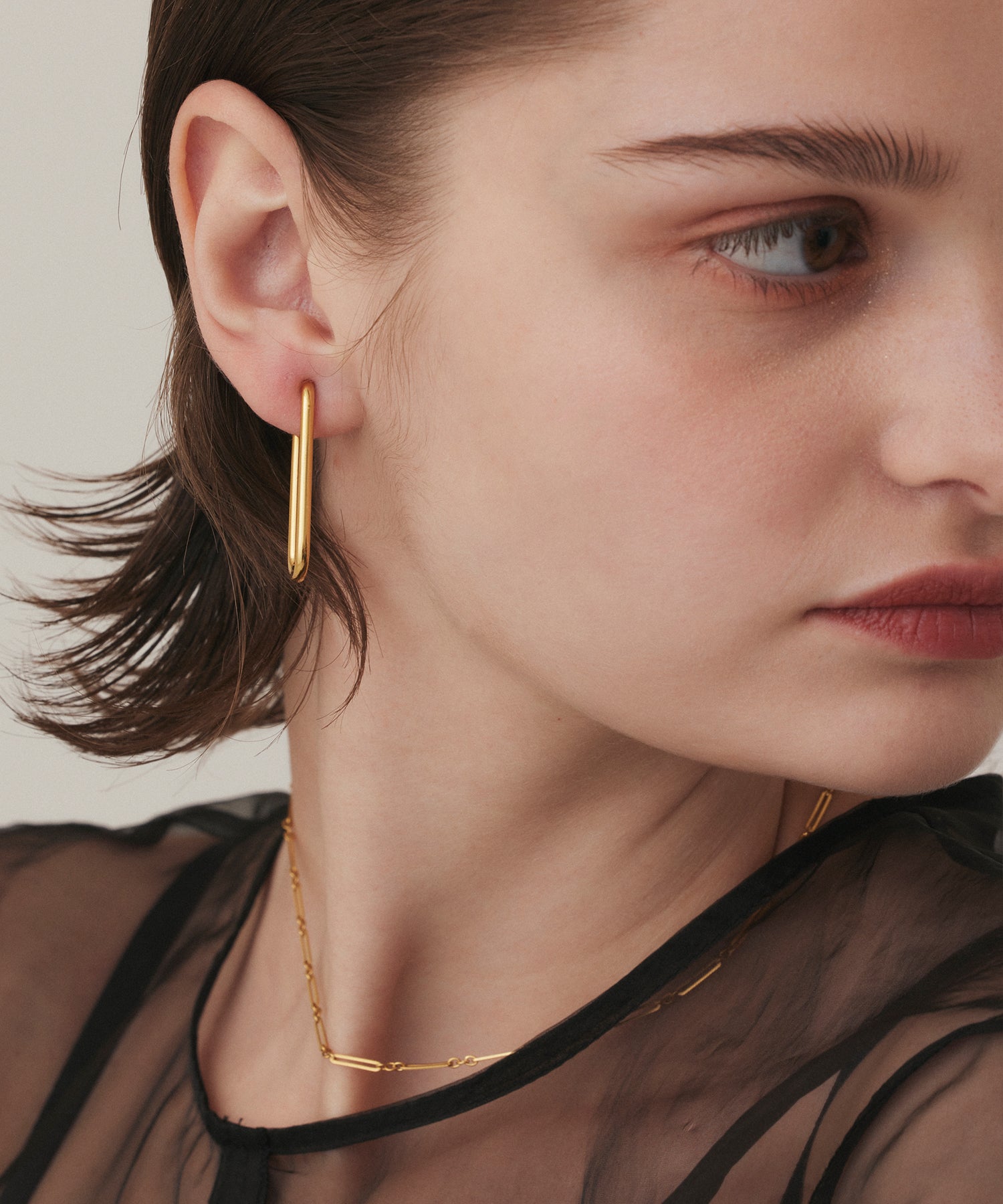 ゴールド]ミニUラインイヤリング