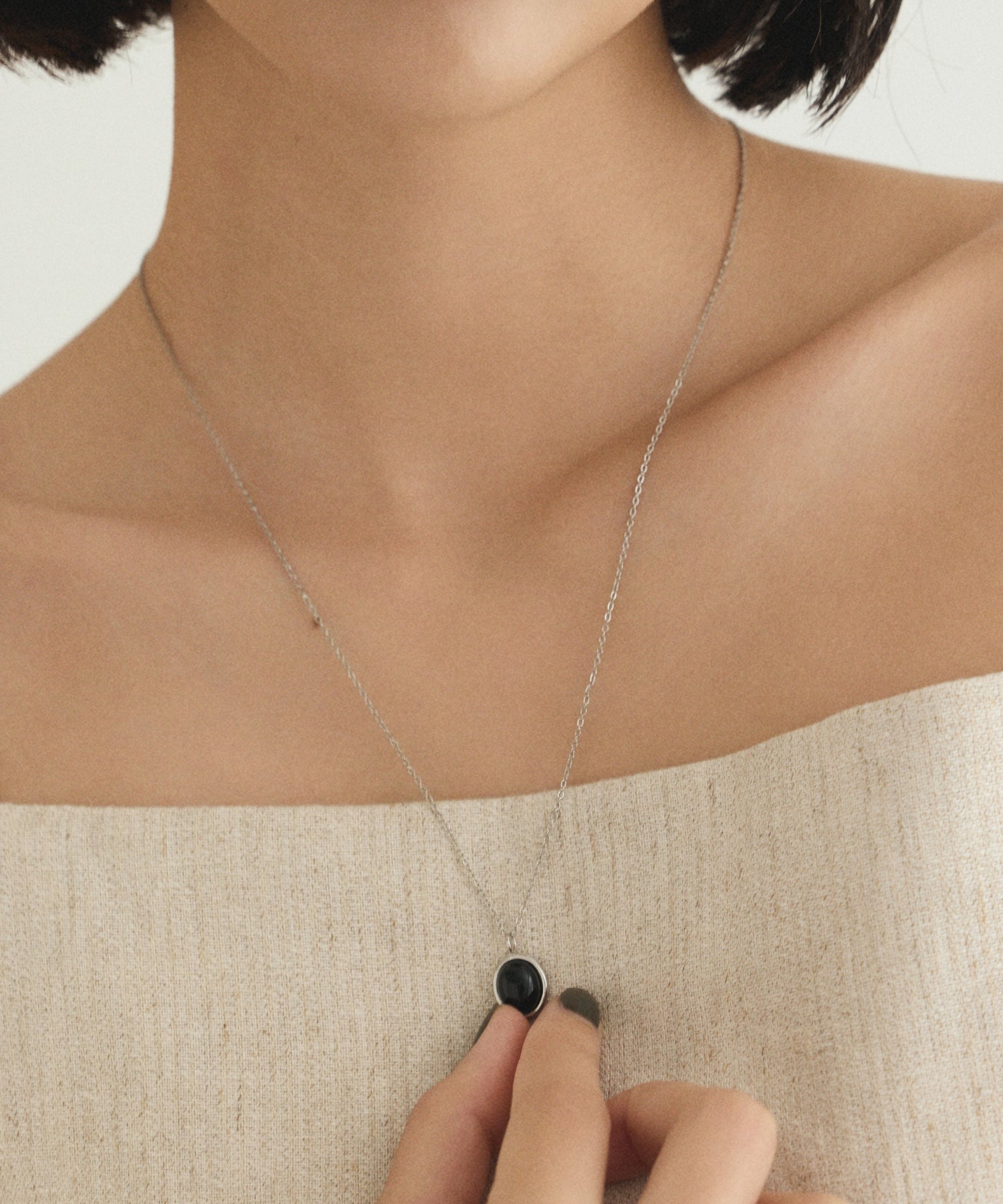 [Black] Round Stone Necklace