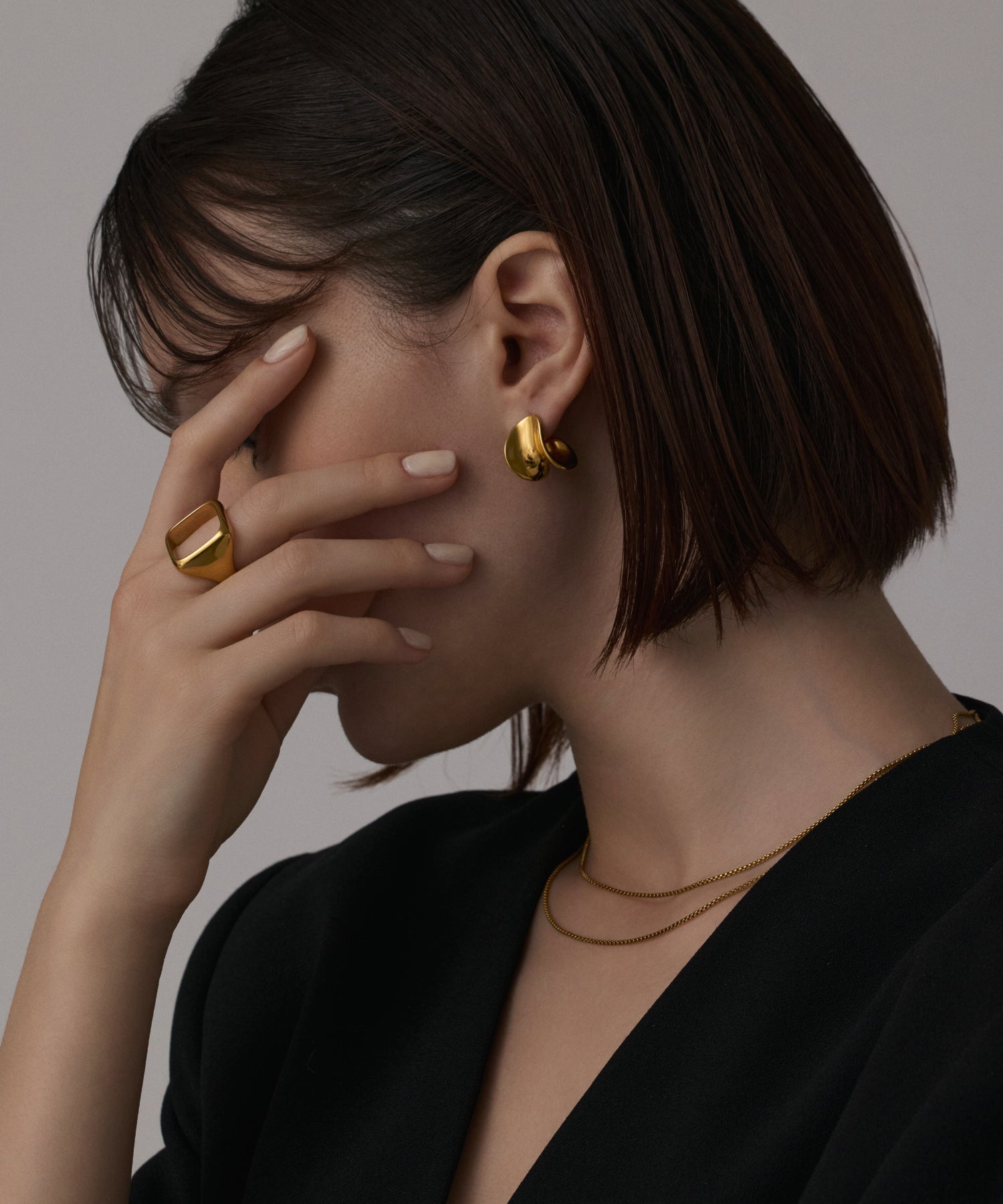 BAR JEWELLERY ゴールドカーブピアス BARJEWELLERY(バージュエリー) | カーブ ピアス - ゴールド