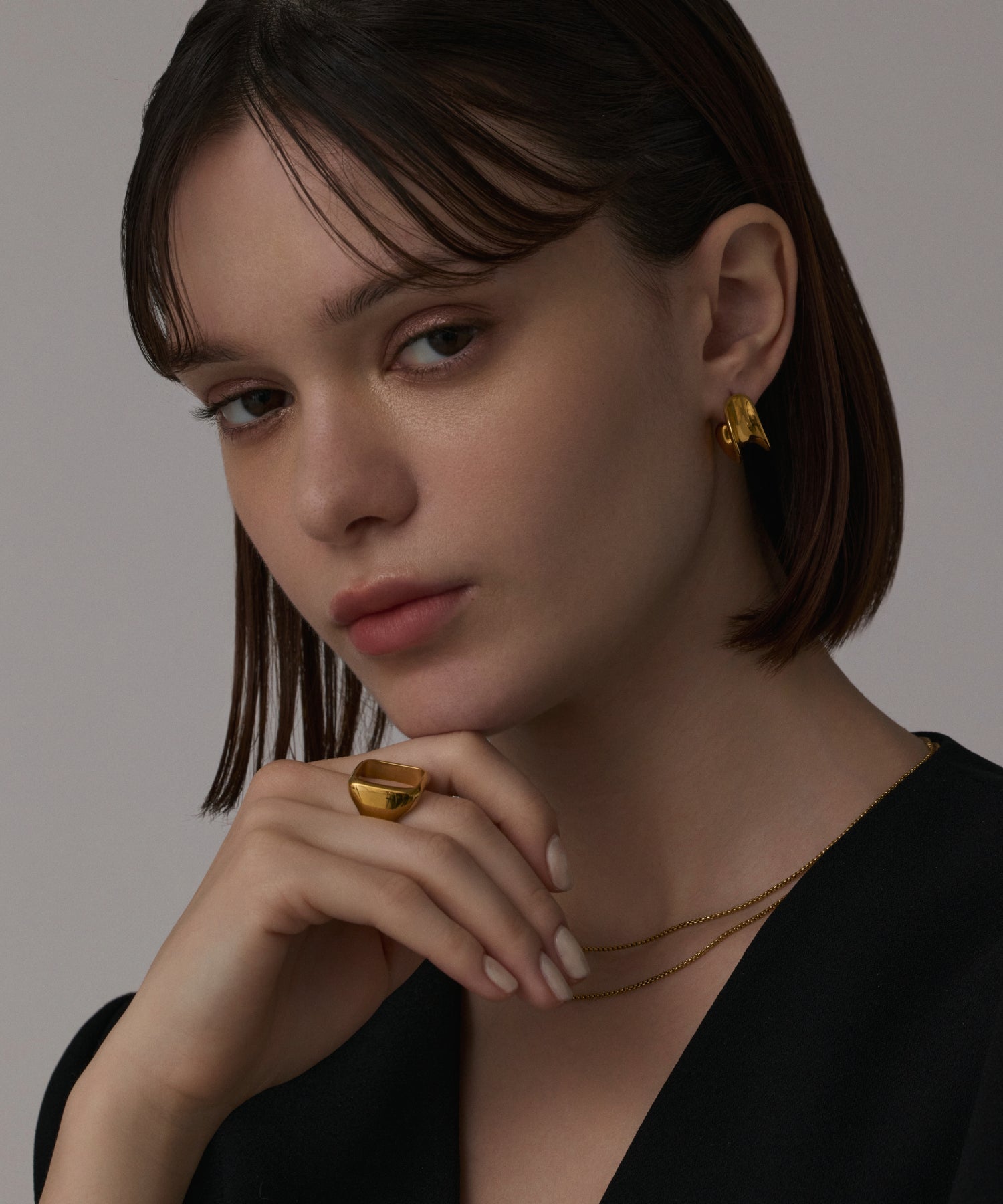 BAR JEWELLERY ゴールドカーブピアス CONTOUR EARRINGS | Gold – BAR Jewellery