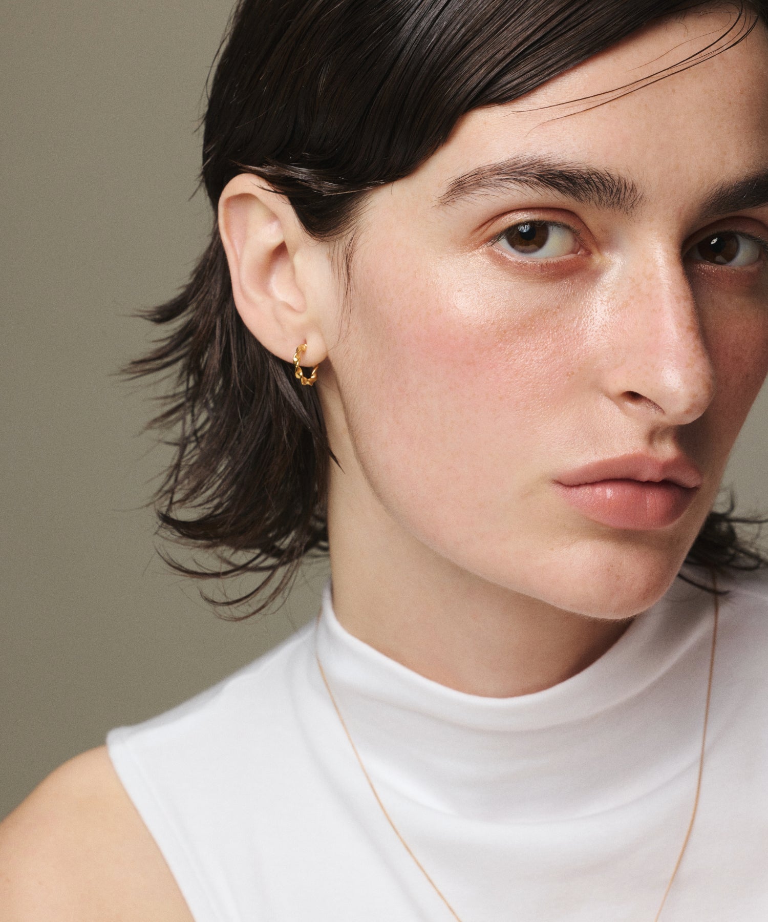 ゴールド]タイニーツイストピアス