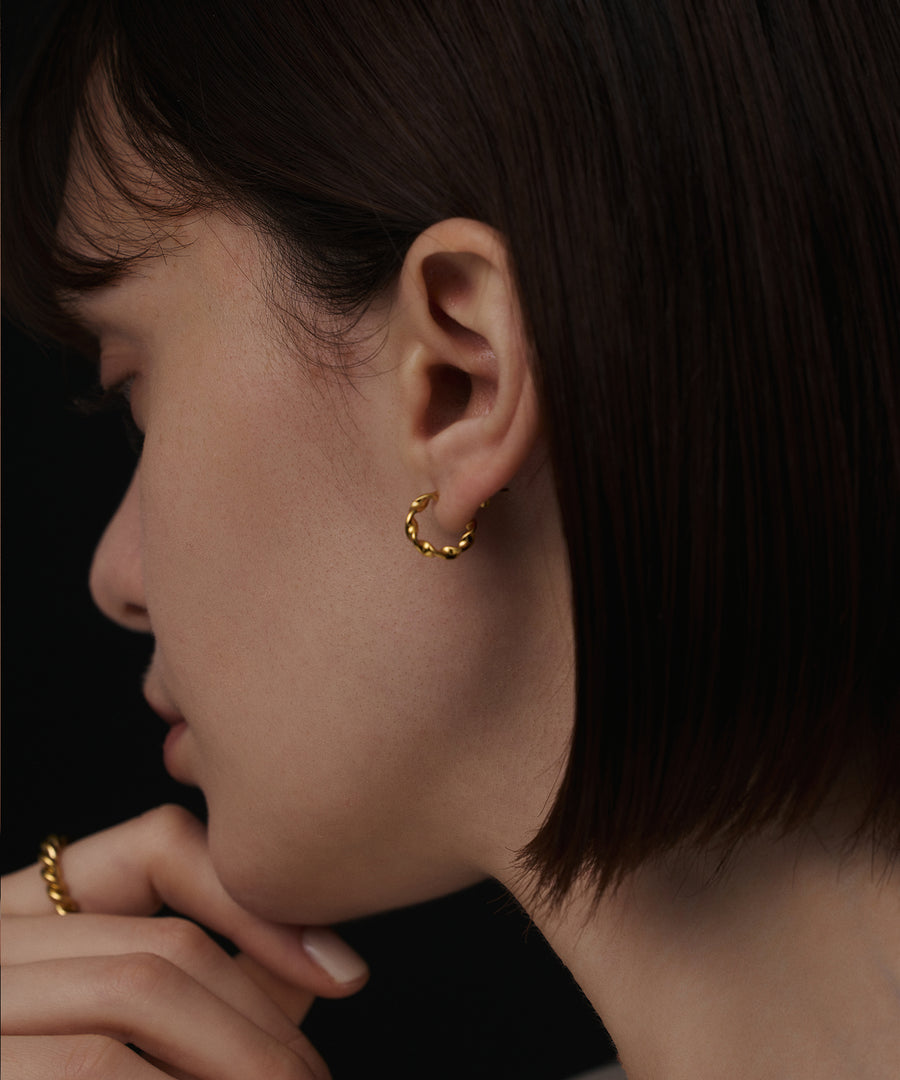 [ゴールド]タイニーツイストピアス