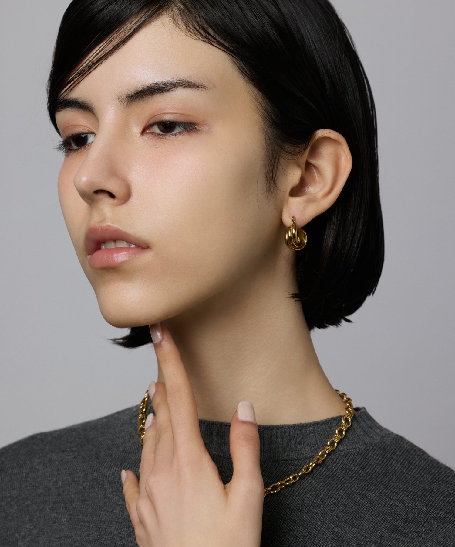 ゴールド フープピアス 小型 ボリューム ミニフープピアス 18k イエローゴールド 13mmx5mm